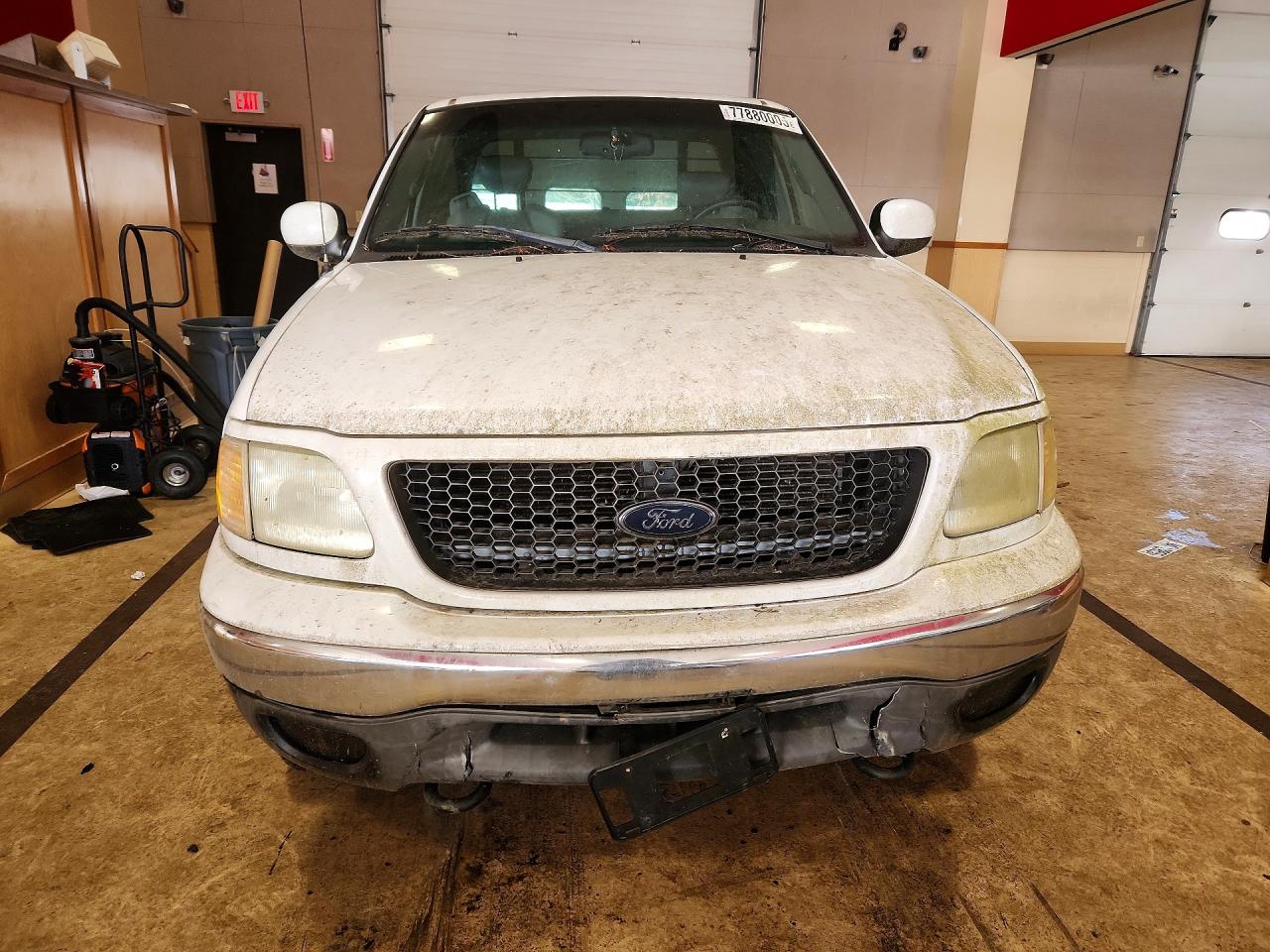 2002 Ford F150 White vin: 1FTRX18L62NA64265