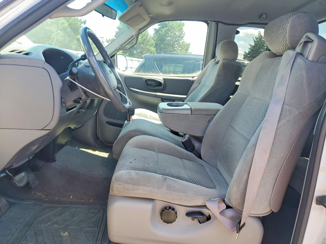 2001 Ford F150 Белый vin: 1FTRX18L71NB54751