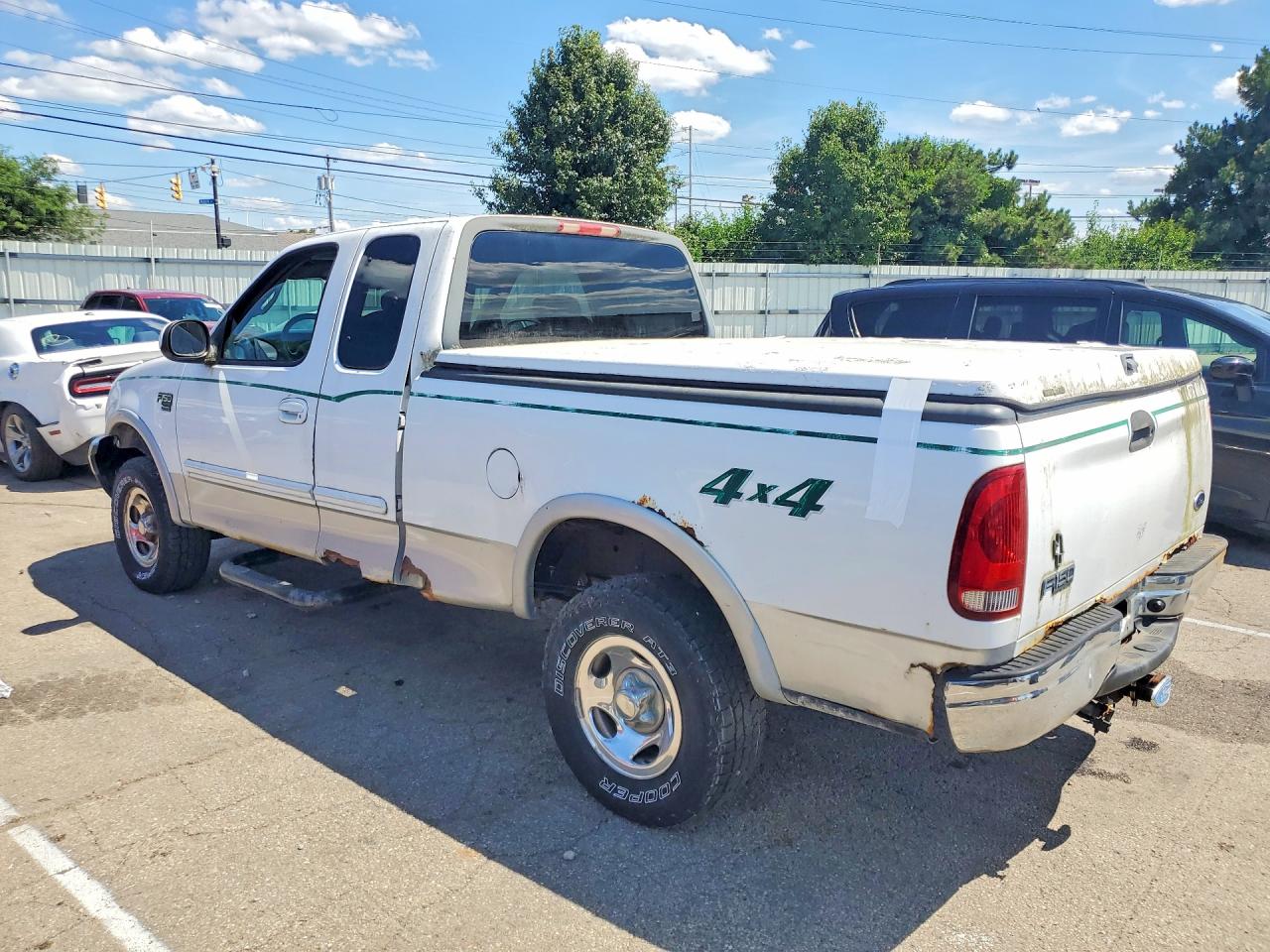 2001 Ford F150 Белый vin: 1FTRX18L71NB54751