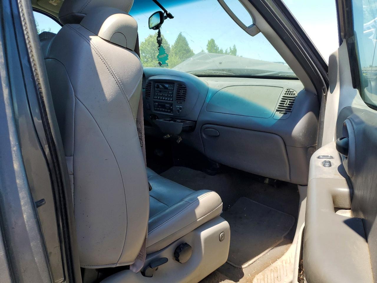 2002 Ford F150 Серый vin: 1FTRX18L72NB90599