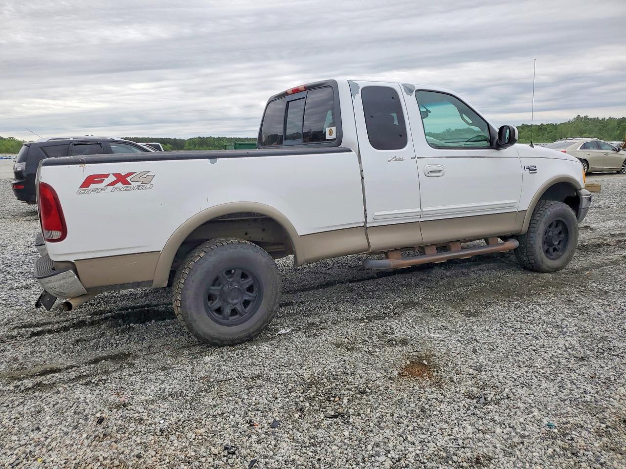 2002 Ford F150 White vin: 1FTRX18L82KA18762