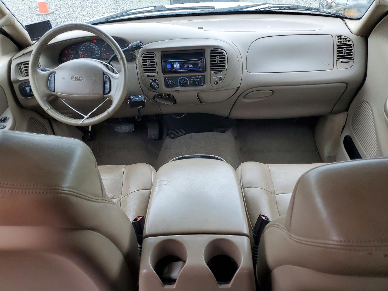 2002 Ford F150 White vin: 1FTRX18L82KA18762