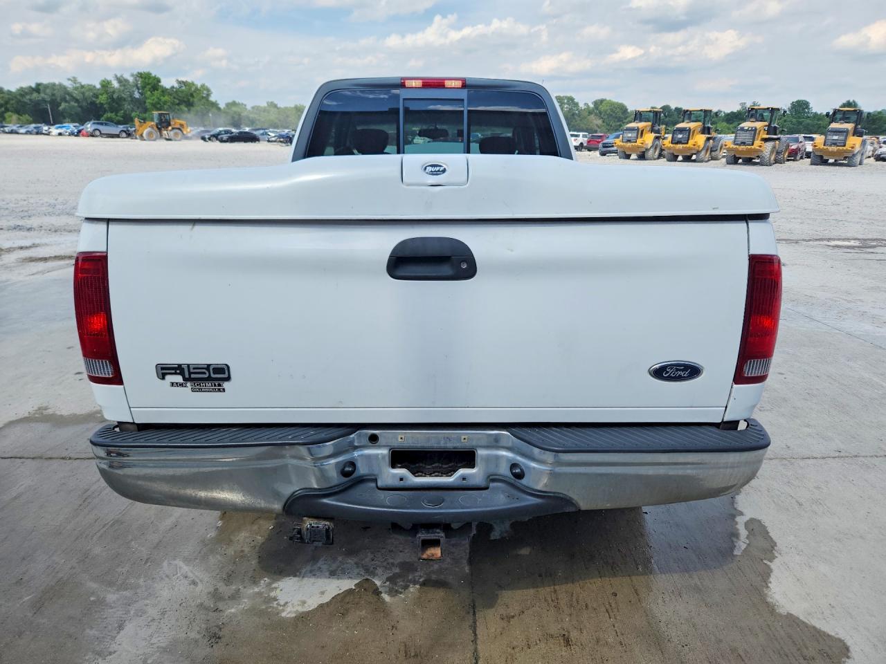2002 Ford F150 White vin: 1FTRX18L82NB57532