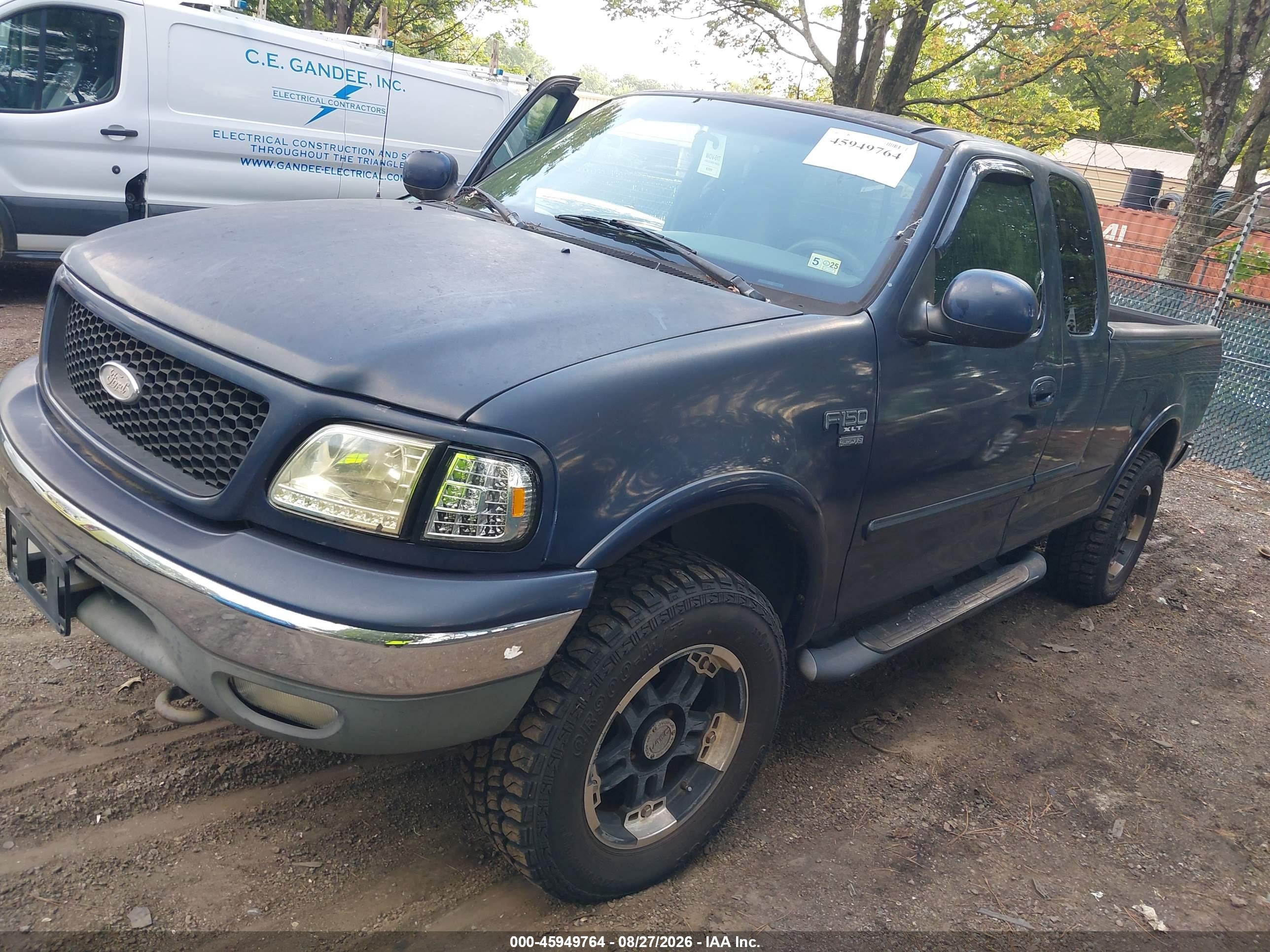 2000 Ford F150   Blue vin: 1FTRX18L8YKB09555