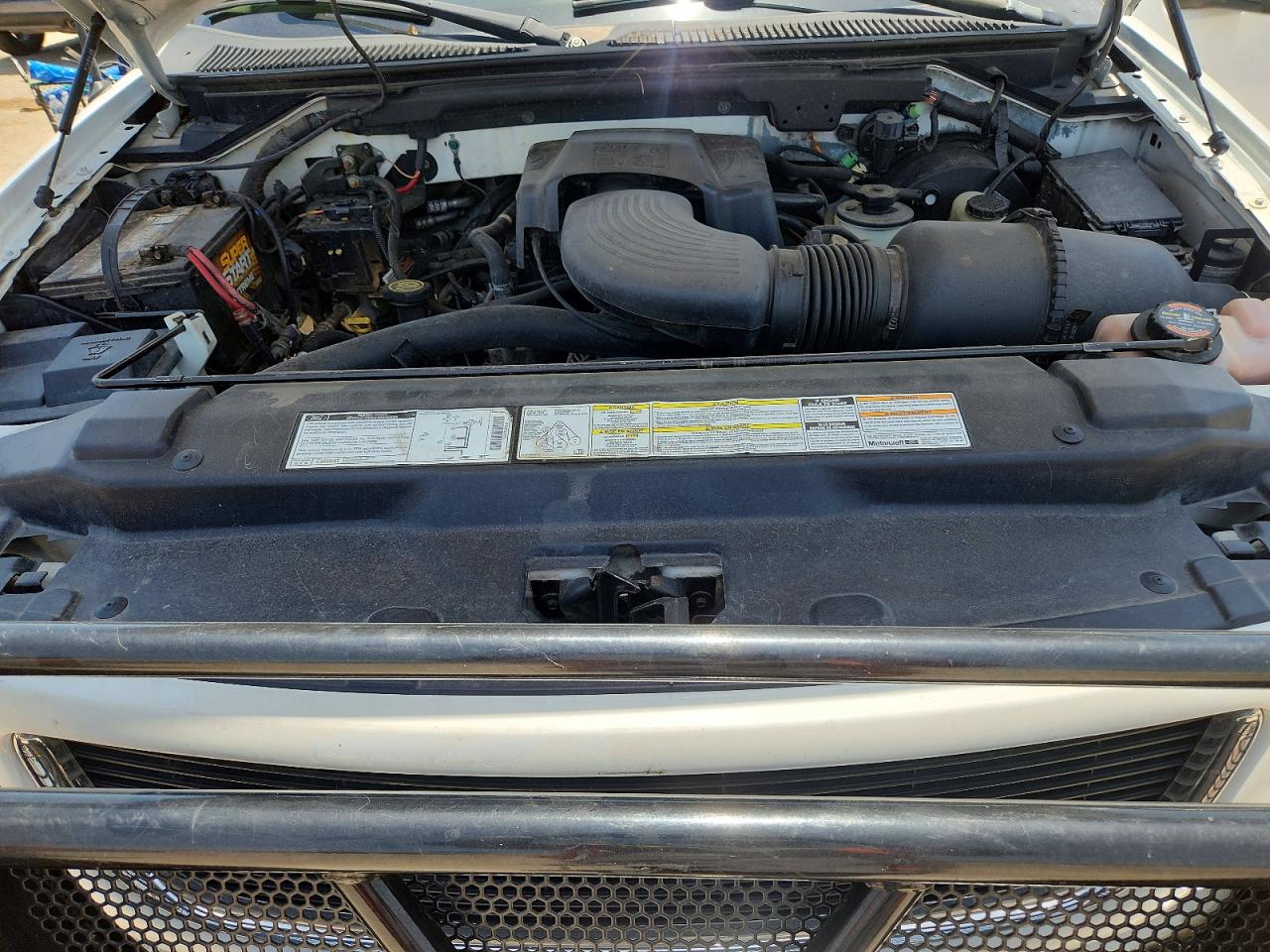 2000 Ford F150 White vin: 1FTRX18L9YKA12056