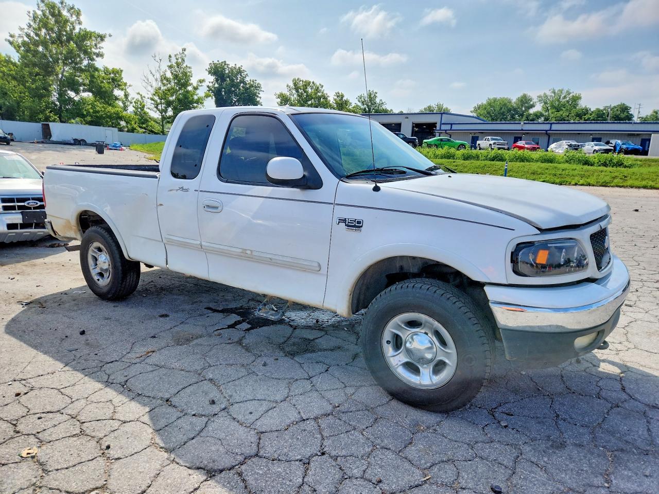 2001 Ford F150 Белый vin: 1FTRX18LX1KB43938