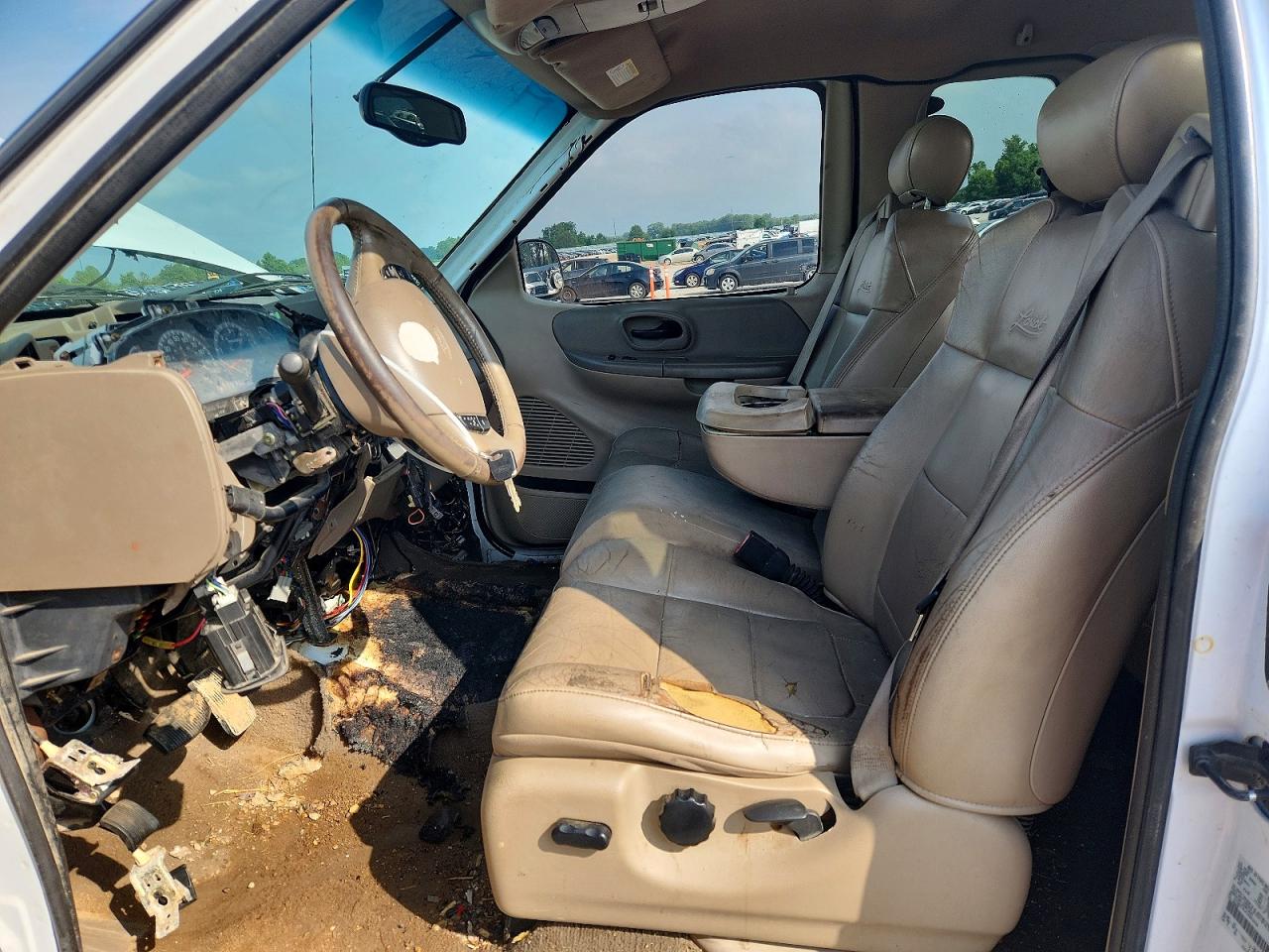 2001 Ford F150 Белый vin: 1FTRX18LX1KB43938