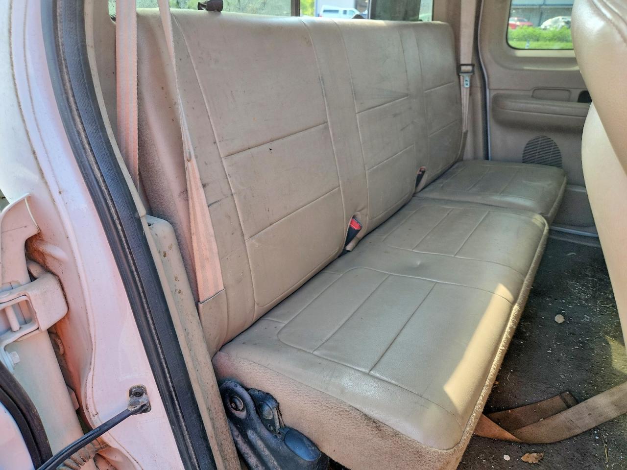 2001 Ford F150 Белый vin: 1FTRX18LX1KB43938