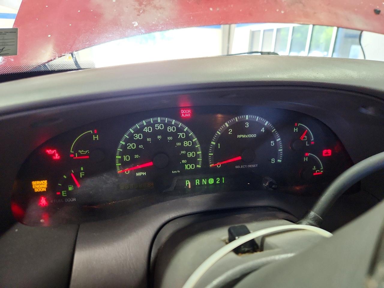 2000 Ford F150 Red vin: 1FTRX18LXYNB64037