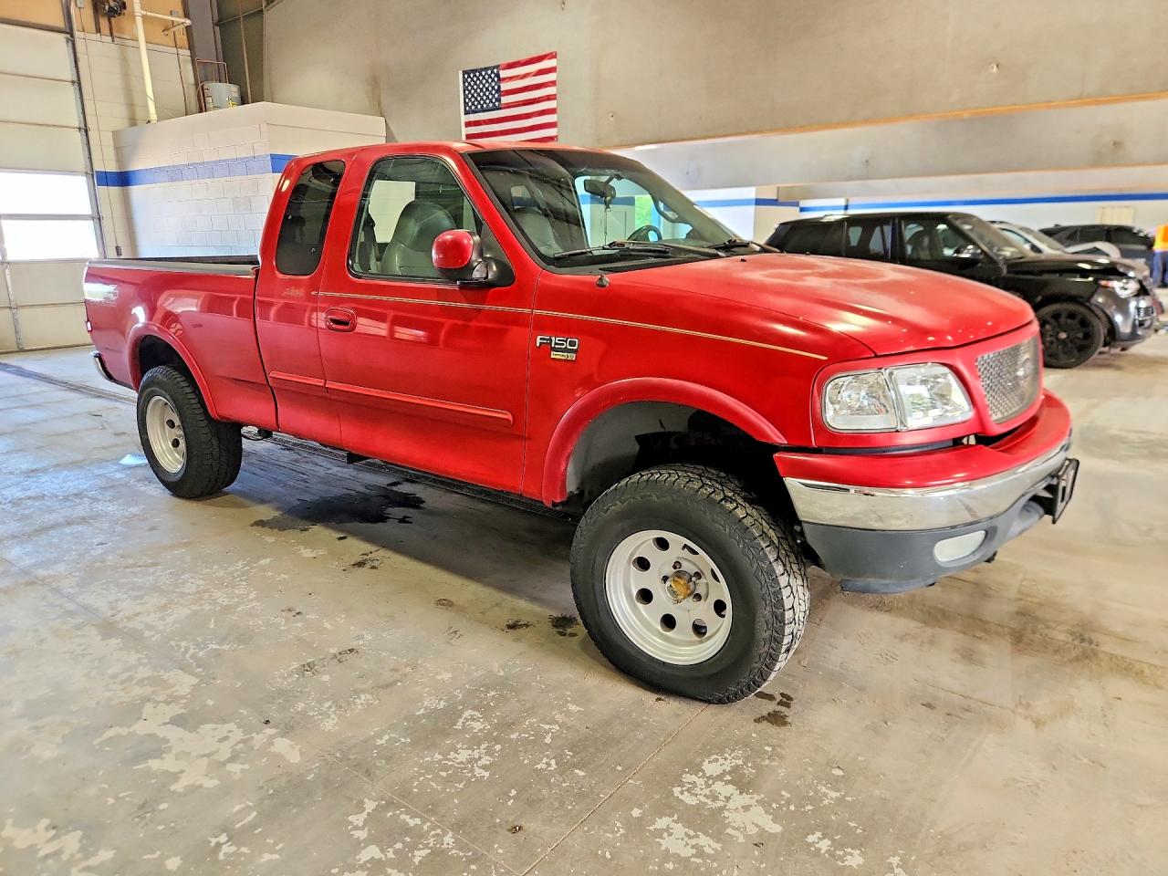 2000 Ford F150 Red vin: 1FTRX18LXYNB64037