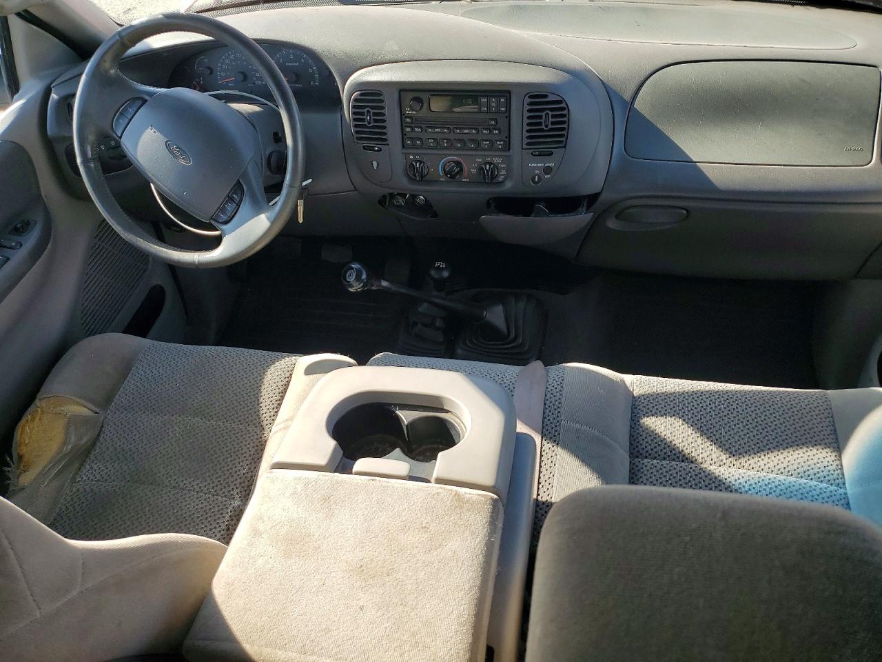 2001 Ford F150 Red vin: 1FTRX18W31NA88984