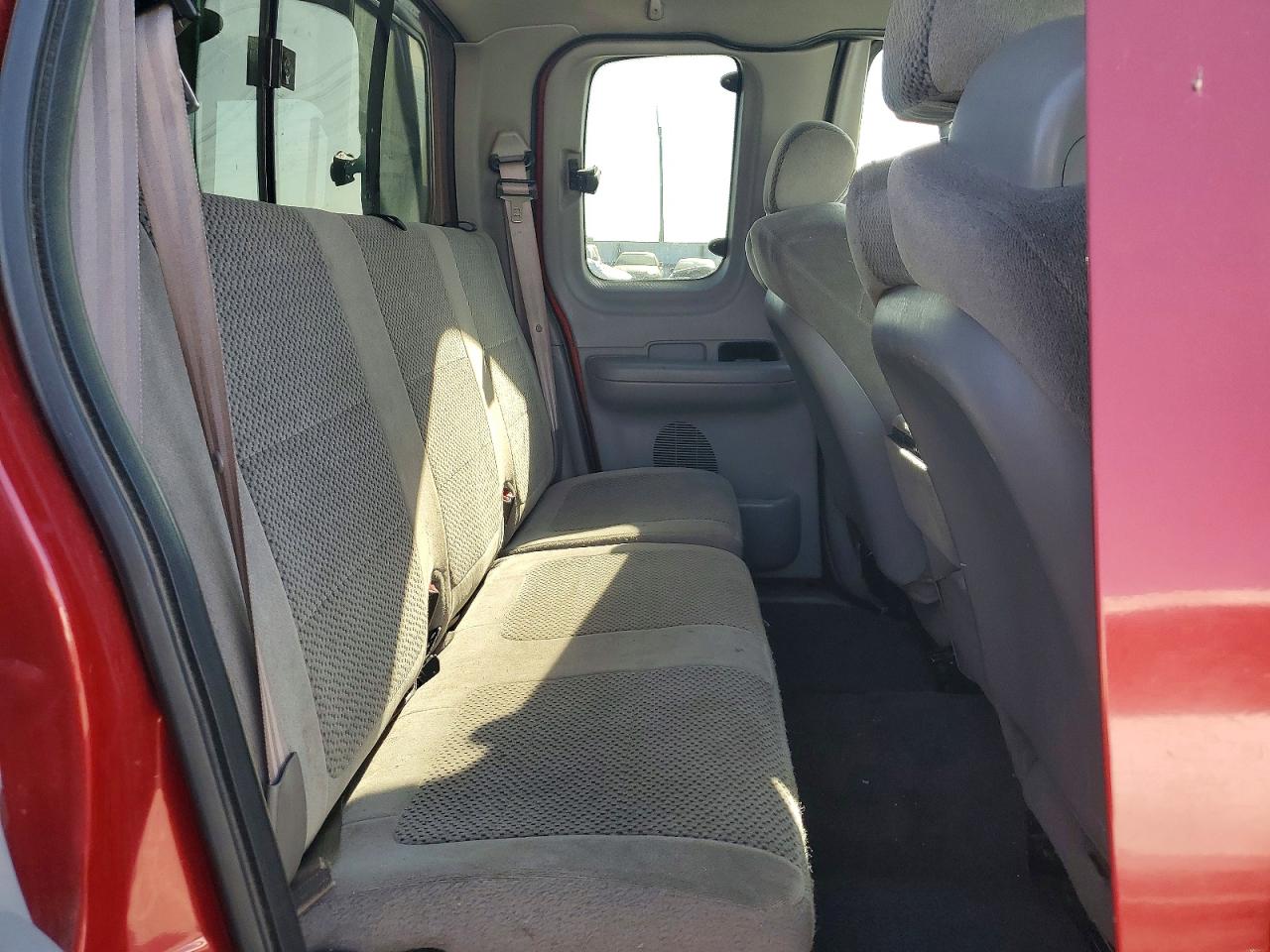 2001 Ford F150 Red vin: 1FTRX18W31NA88984