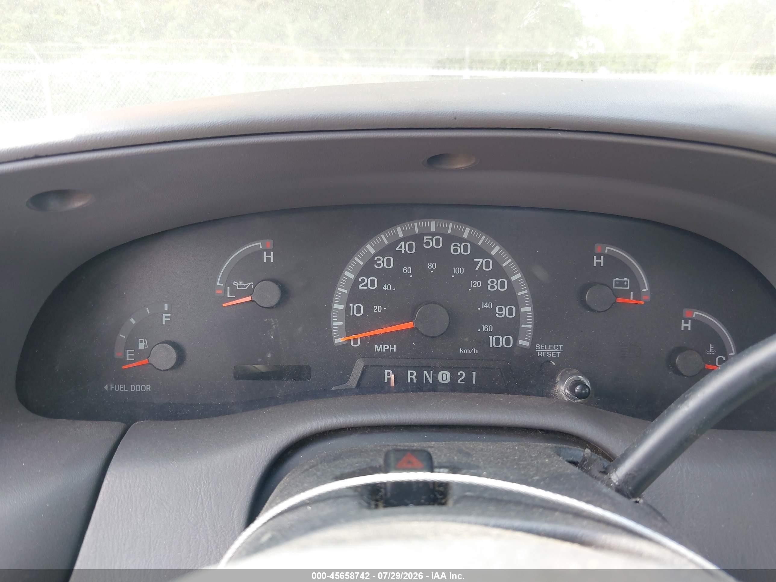 1999 Ford F150   White vin: 1FTRX18W3XNB07252