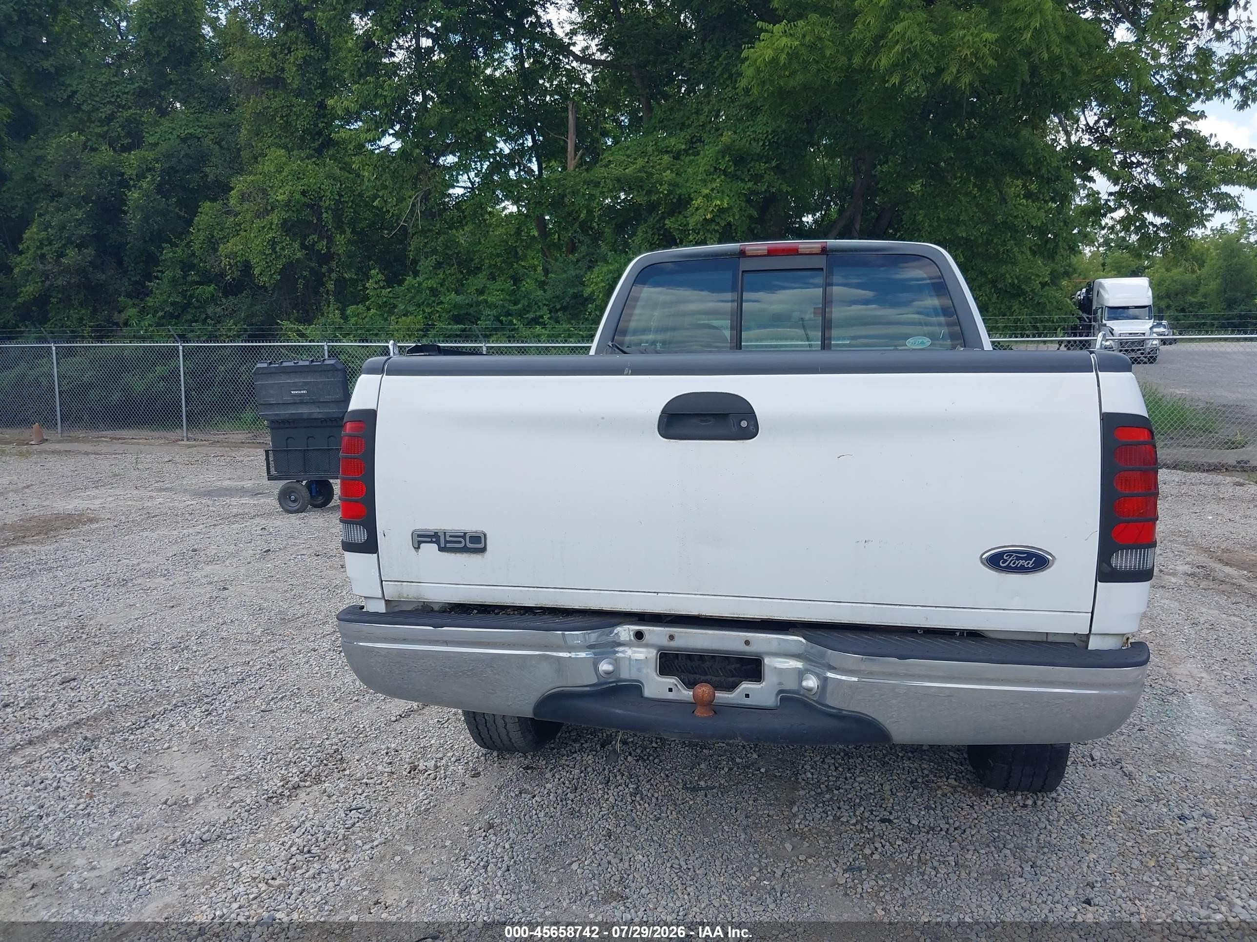 1999 Ford F150   White vin: 1FTRX18W3XNB07252