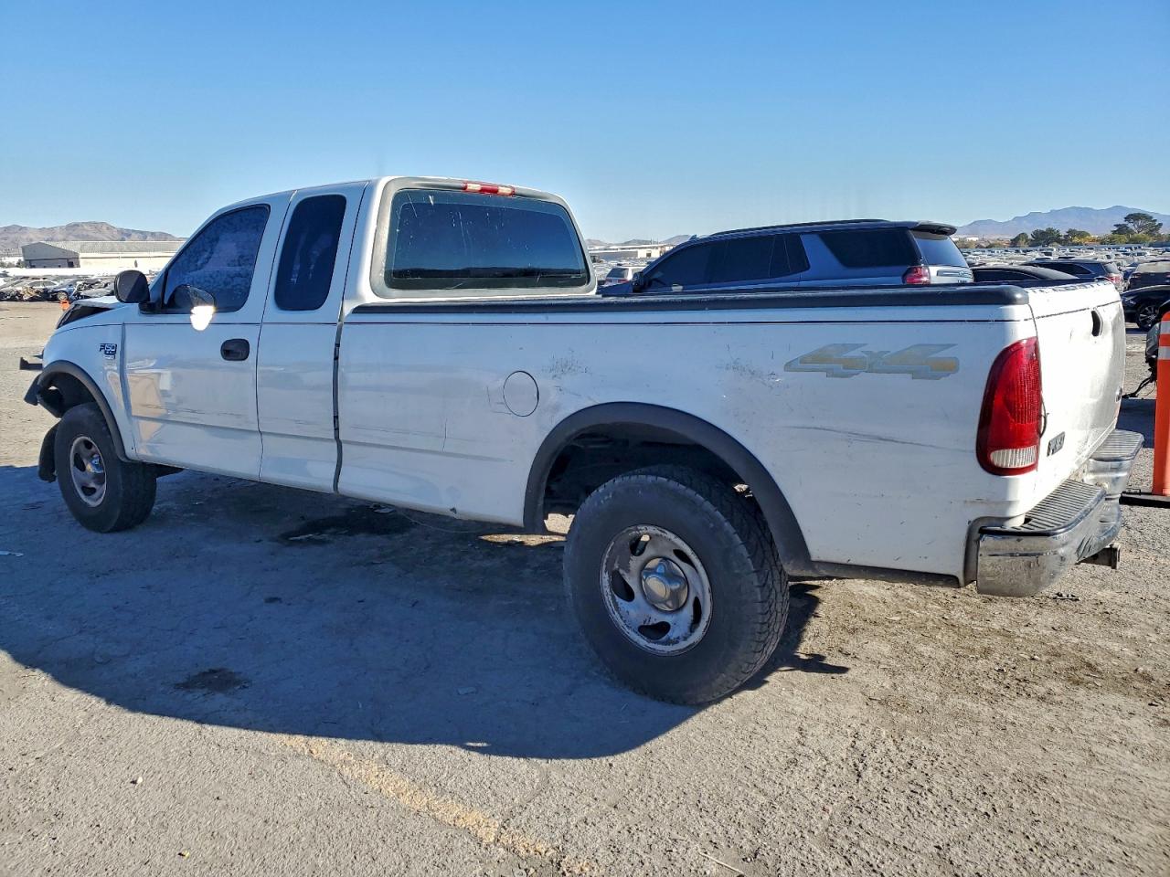 2000 Ford F150 White vin: 1FTRX18W4YNB17399