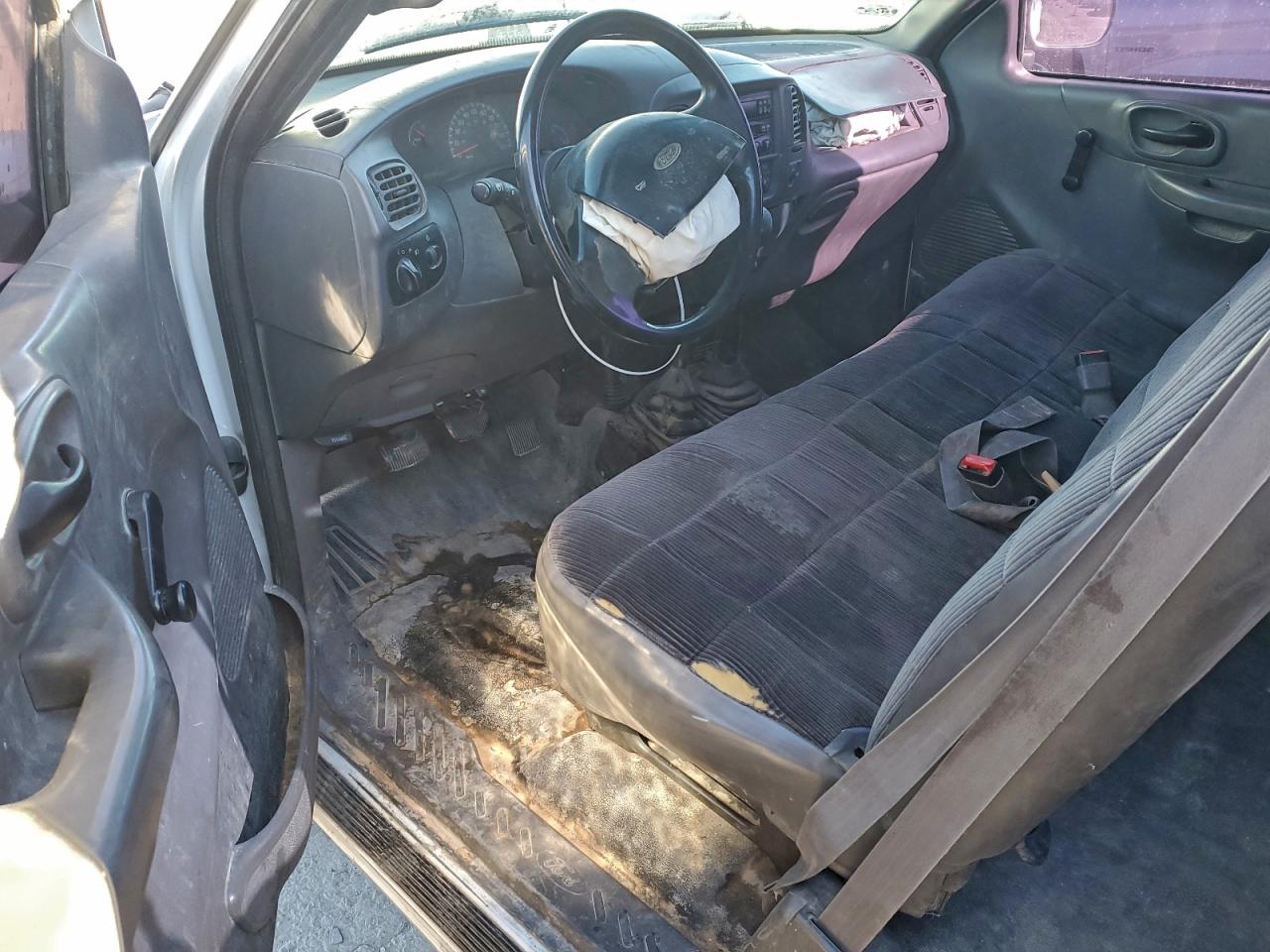 2000 Ford F150 White vin: 1FTRX18W4YNB17399