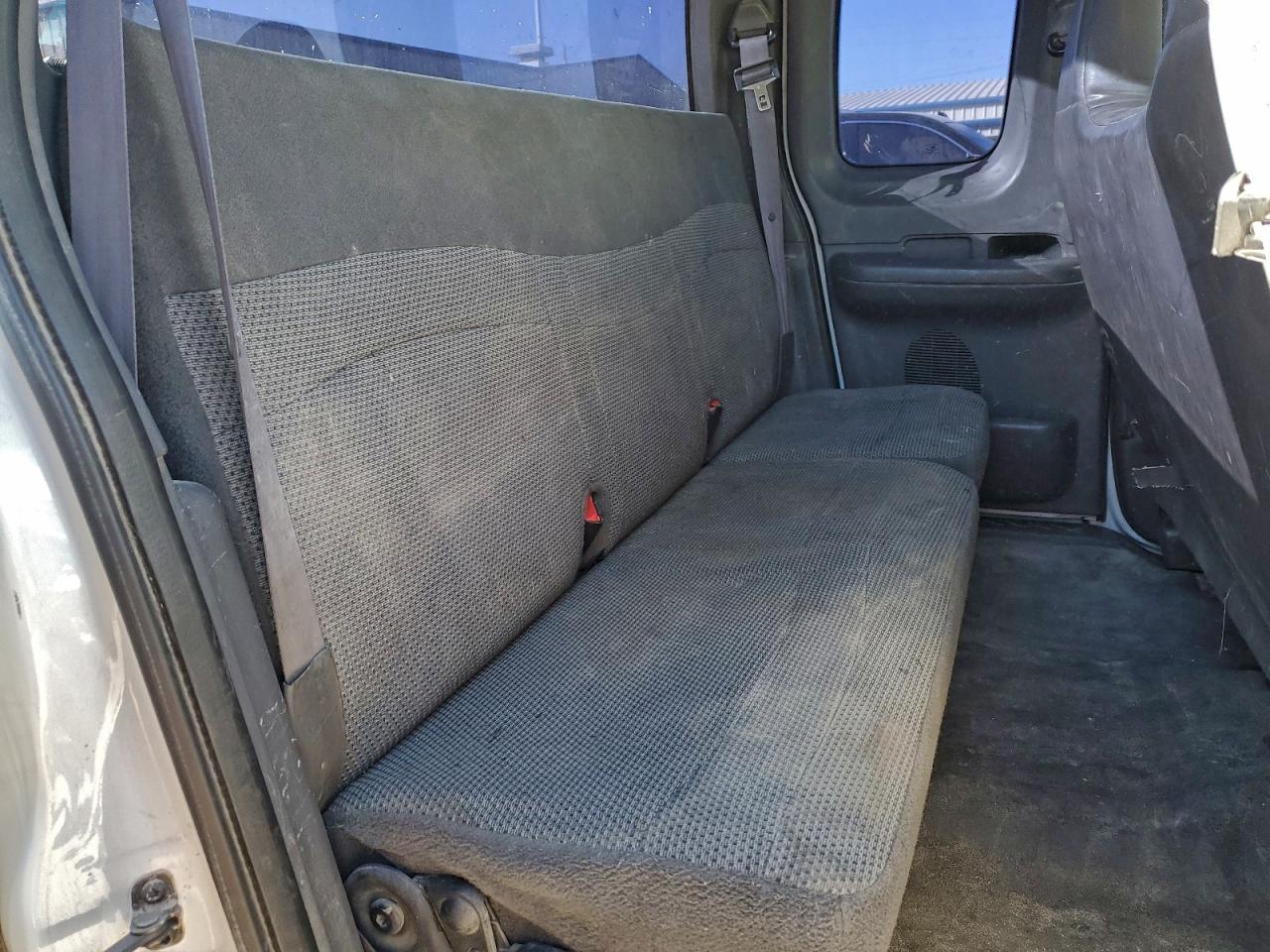 2000 Ford F150 White vin: 1FTRX18W4YNB17399