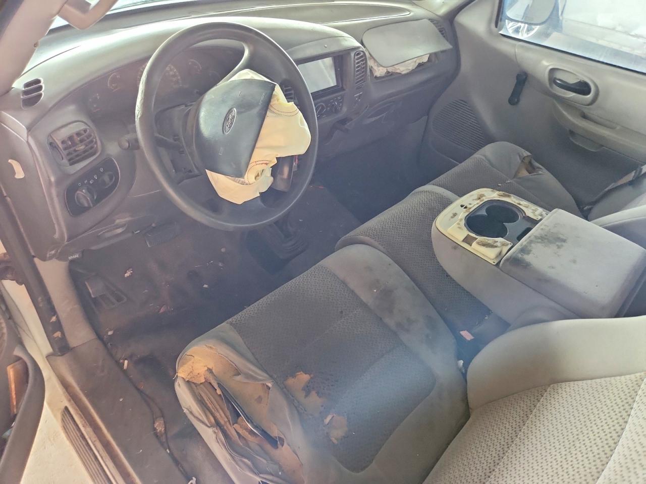 2002 Ford F150 White vin: 1FTRX18W52NB73164