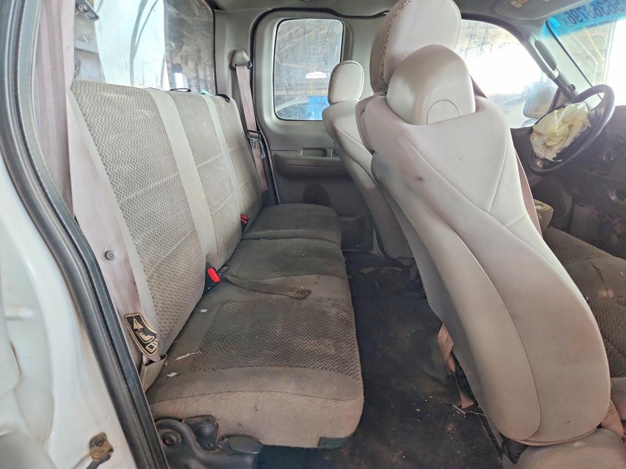 2002 Ford F150 White vin: 1FTRX18W52NB73164
