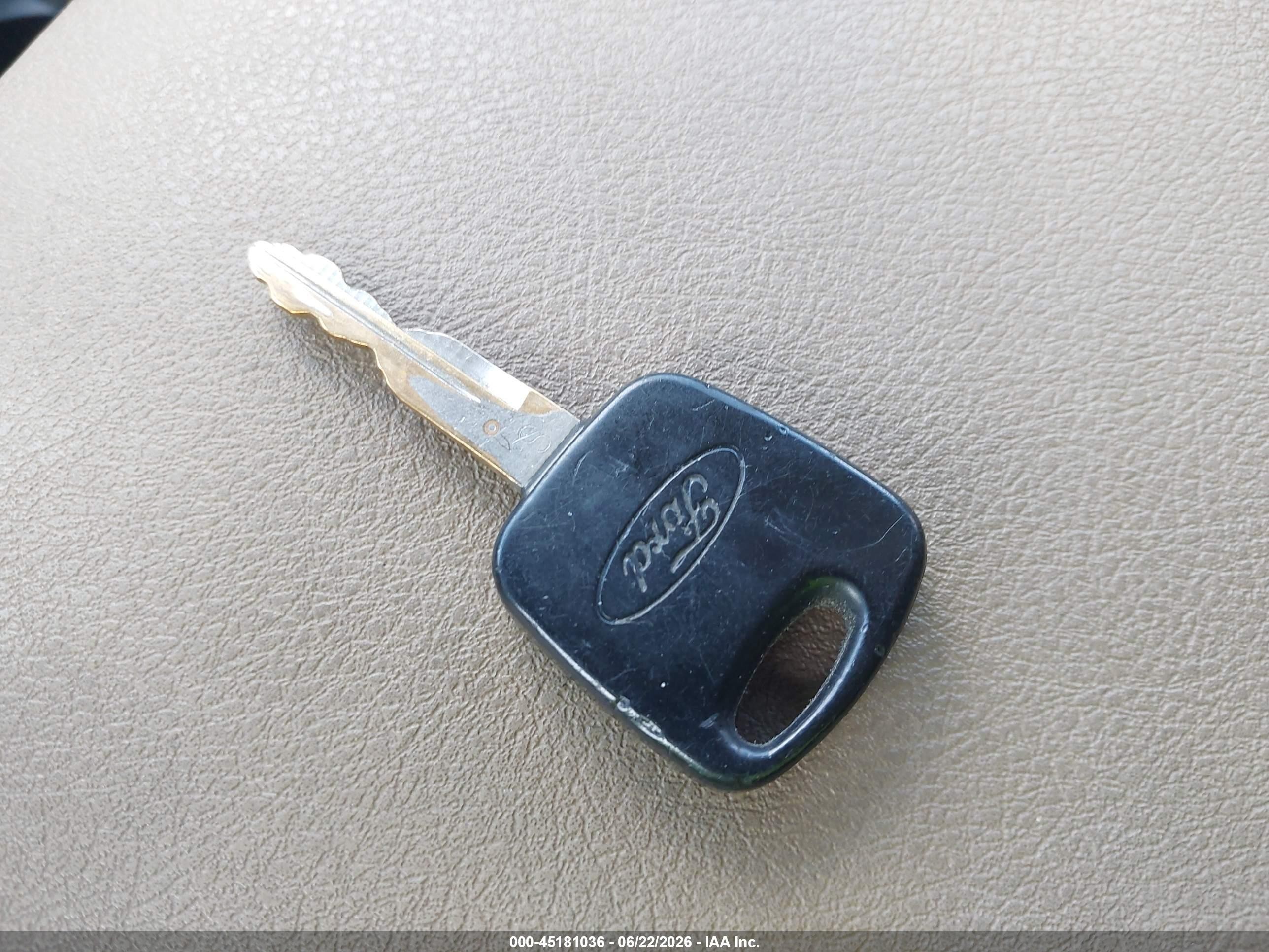 2003 Ford F-150 Lariat/xl/xlt Красный vin: 1FTRX18W63NB52373