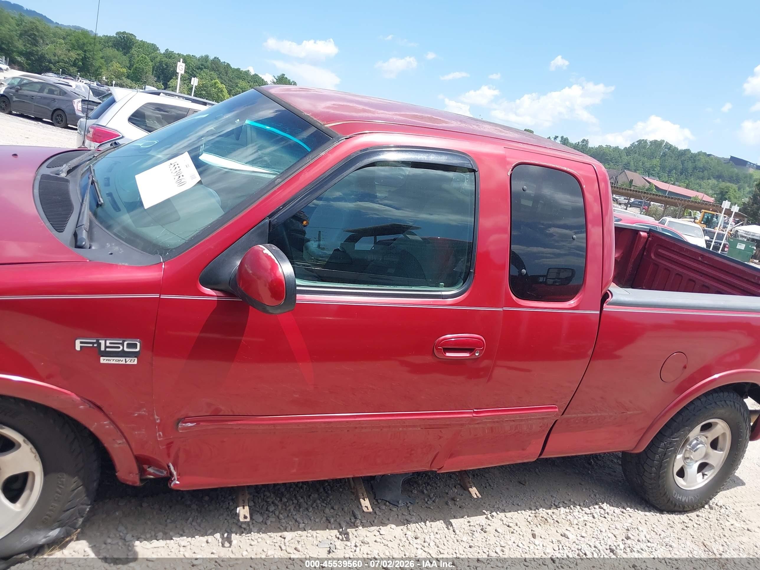 2000 Ford F150   Red vin: 1FTRX18W7YNA47056