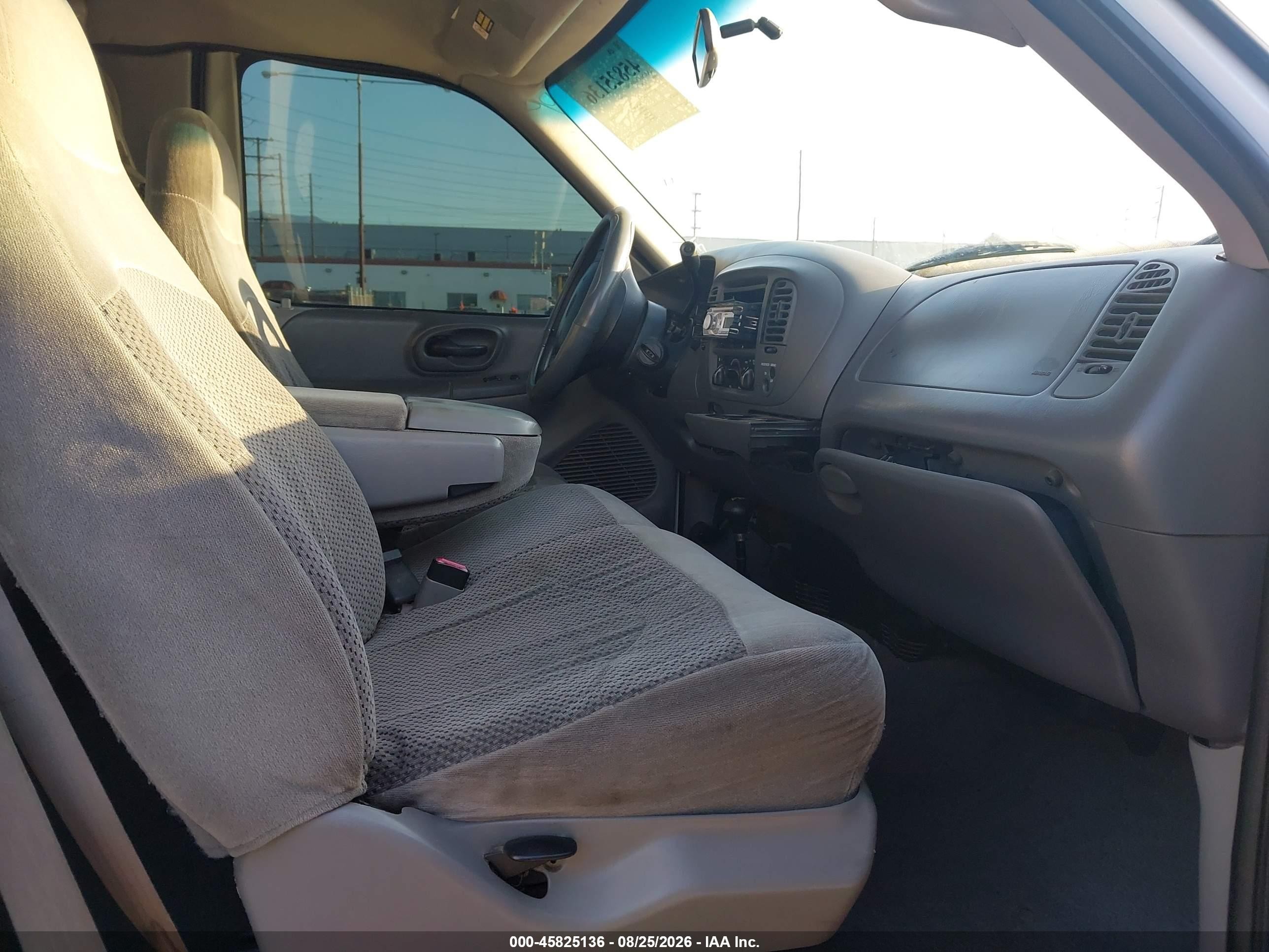 1999 Ford F-150 Lariat/work Series/xl/xlt Белый vin: 1FTRX18W8XKA96671