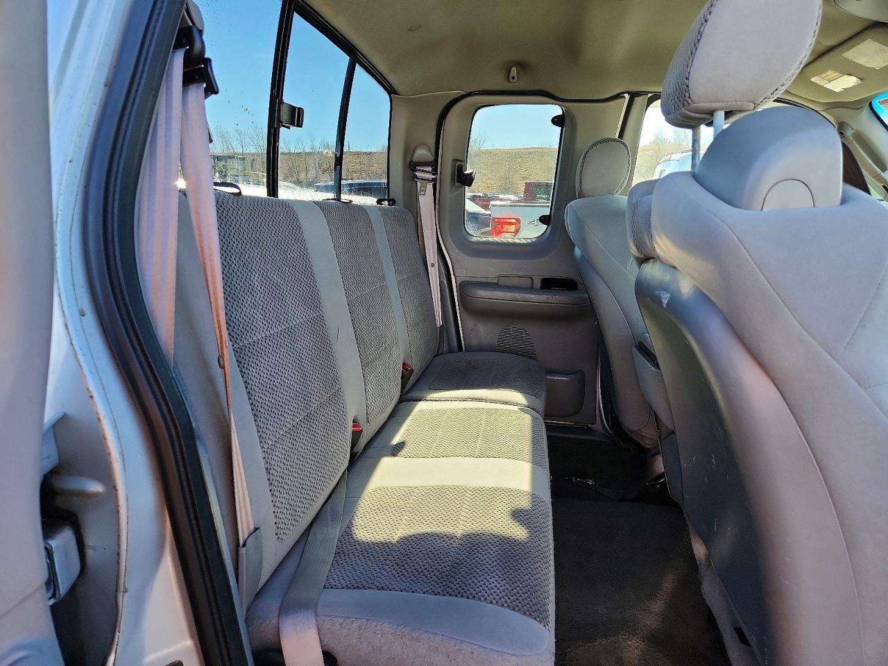 2002 Ford F150 Silver vin: 1FTRX18W92NB72079