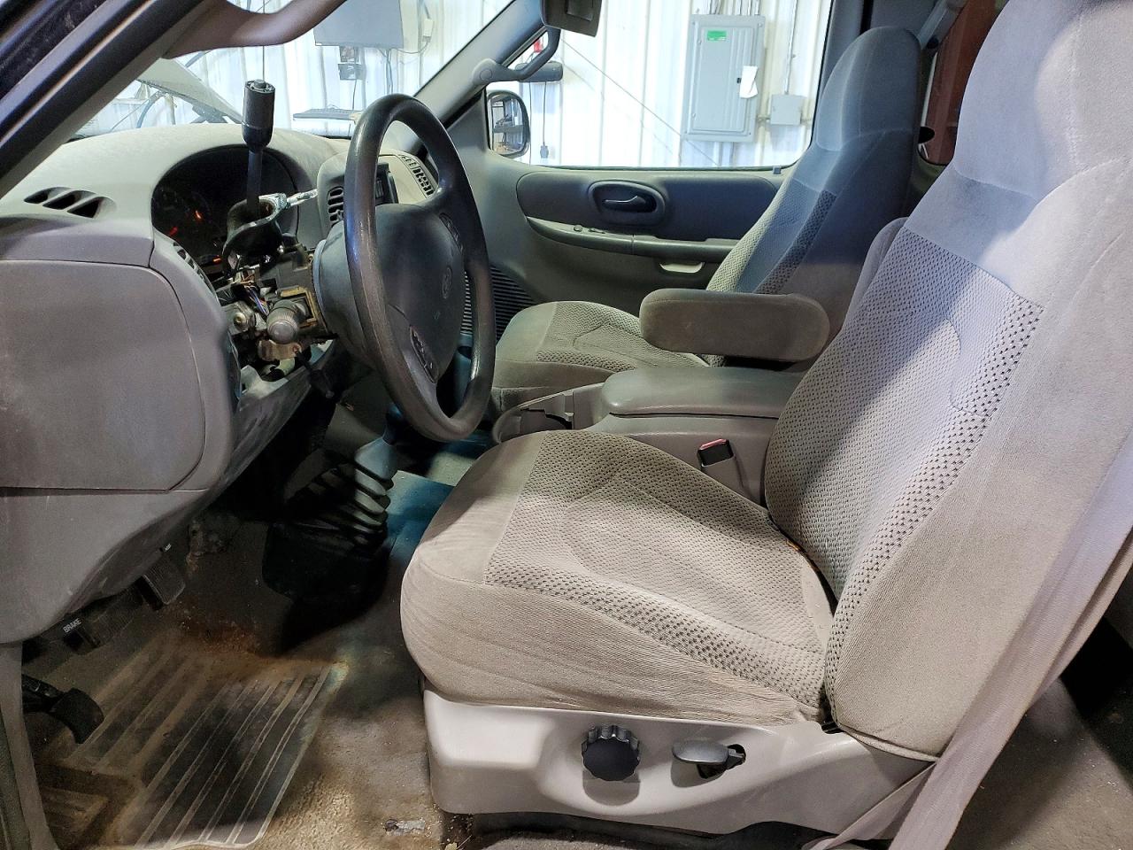 2000 Ford F150 Blue vin: 1FTRX18W9YNB92972
