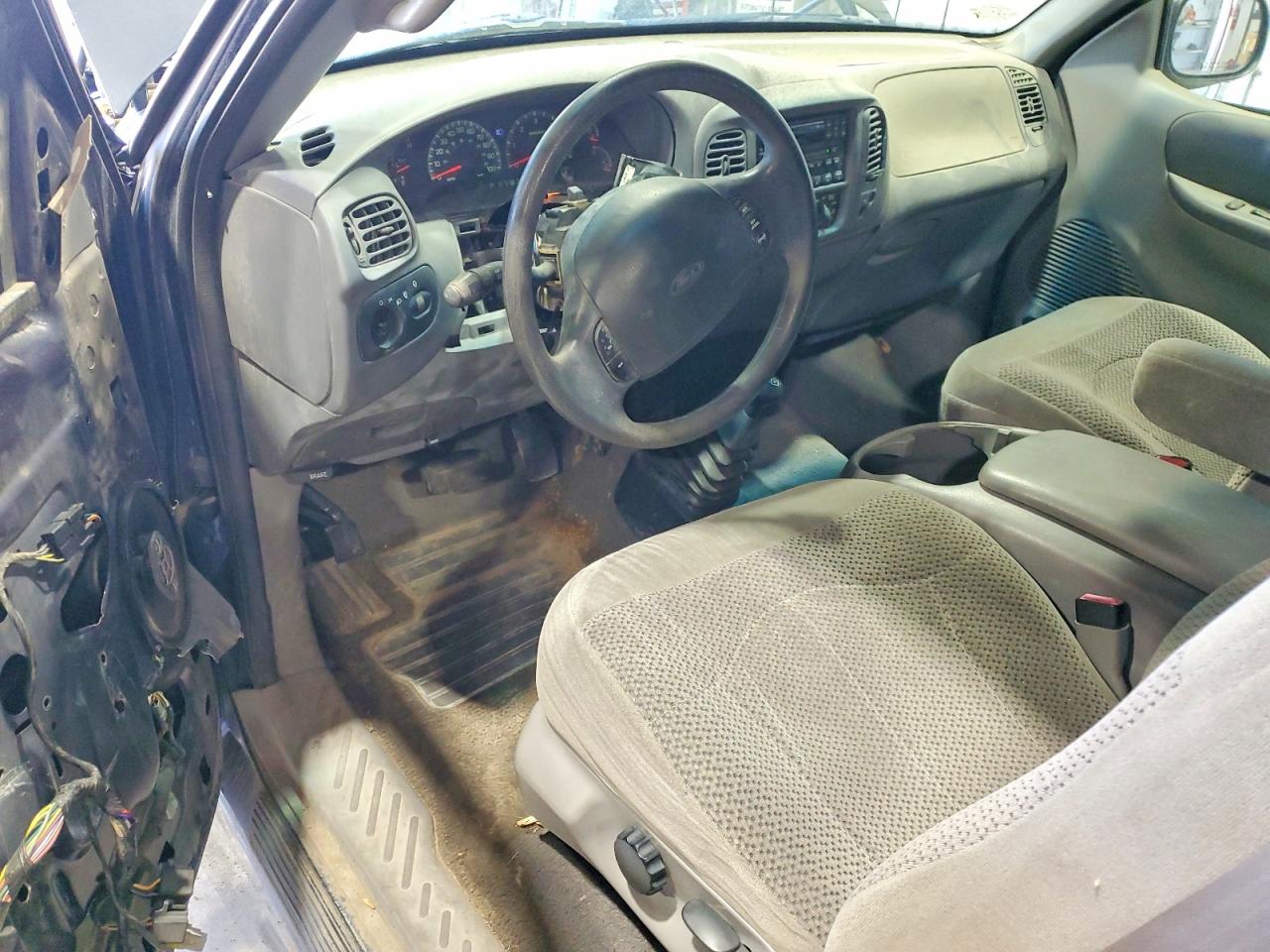 2000 Ford F150 Blue vin: 1FTRX18W9YNB92972