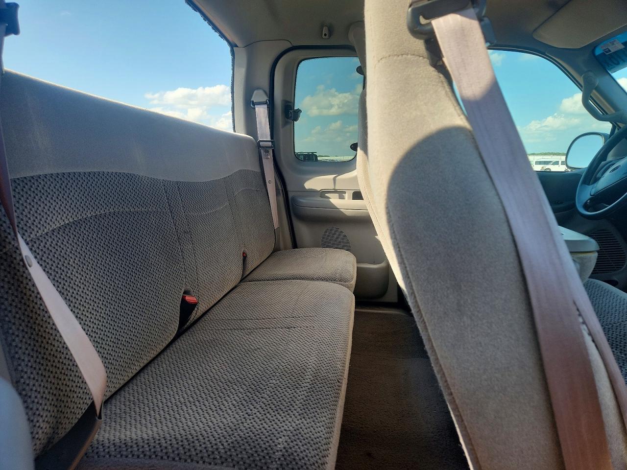 2000 Ford F150 Black vin: 1FTRX18W9YNC07731