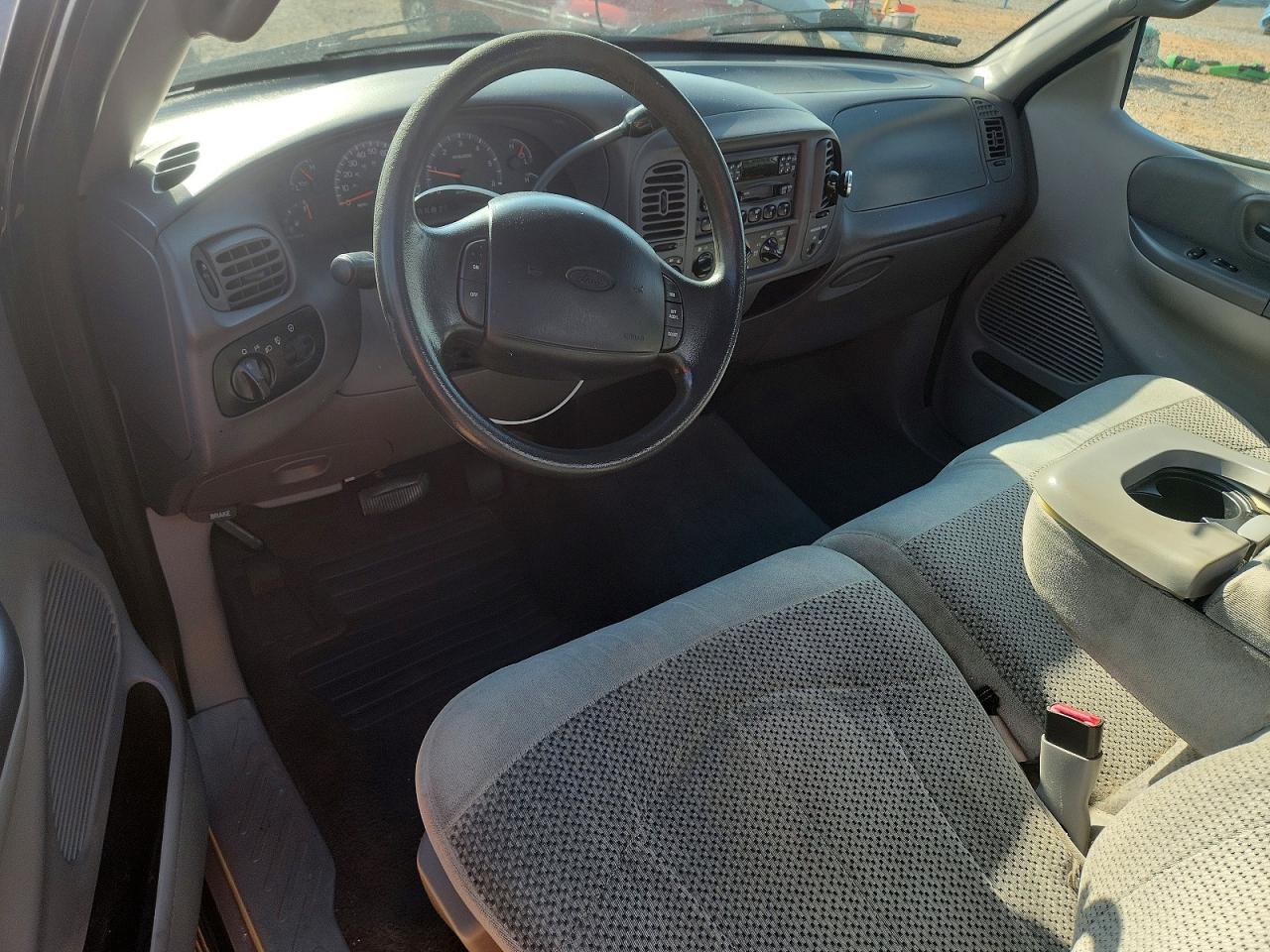 2000 Ford F150 Black vin: 1FTRX18W9YNC07731