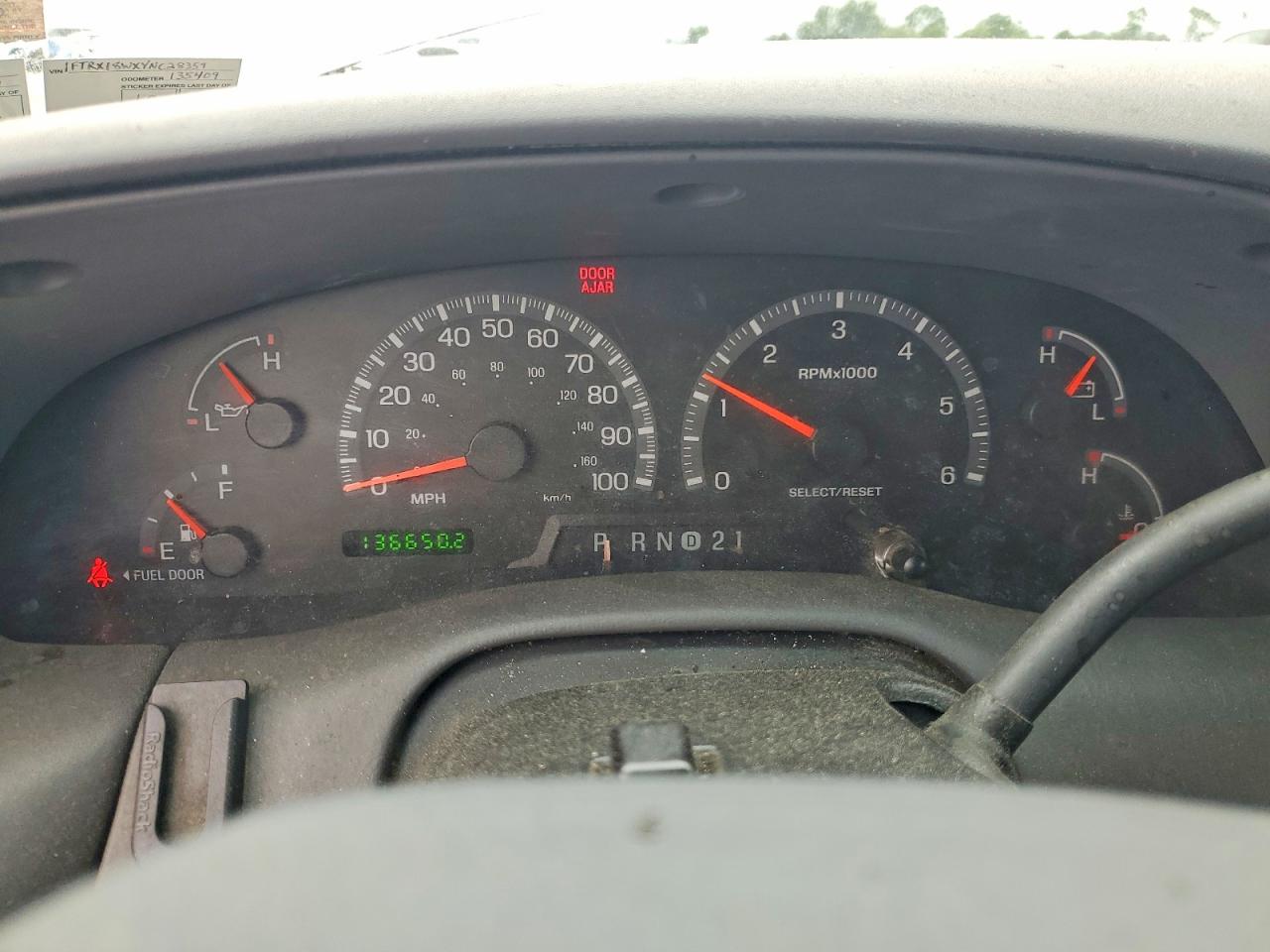 2000 Ford F150 Silver vin: 1FTRX18WXYNC28359