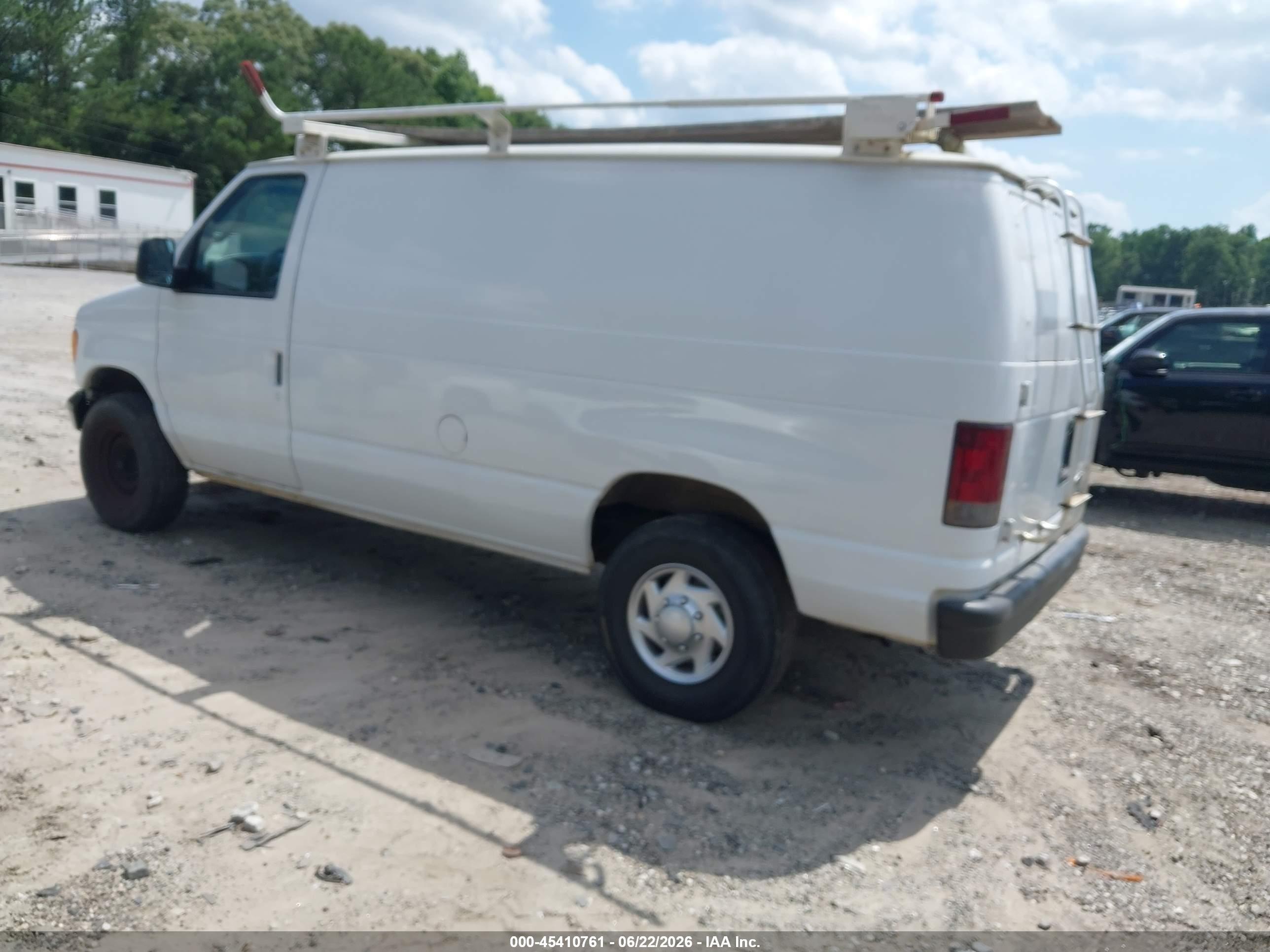 2003 Ford E-350 Super Duty Commercial/recreational White vin: 1FTSE34L03HB19611