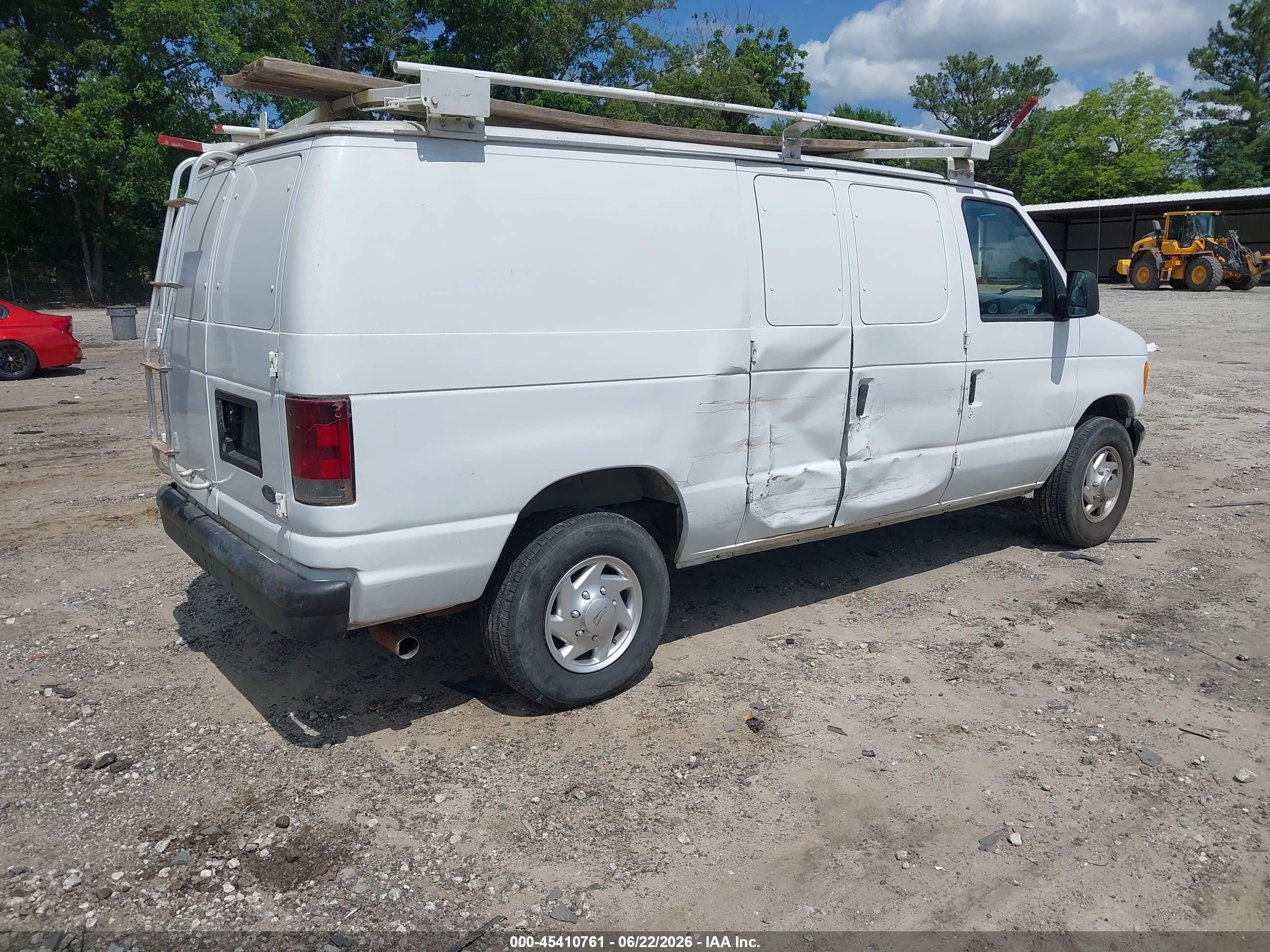 2003 Ford E-350 Super Duty Commercial/recreational White vin: 1FTSE34L03HB19611