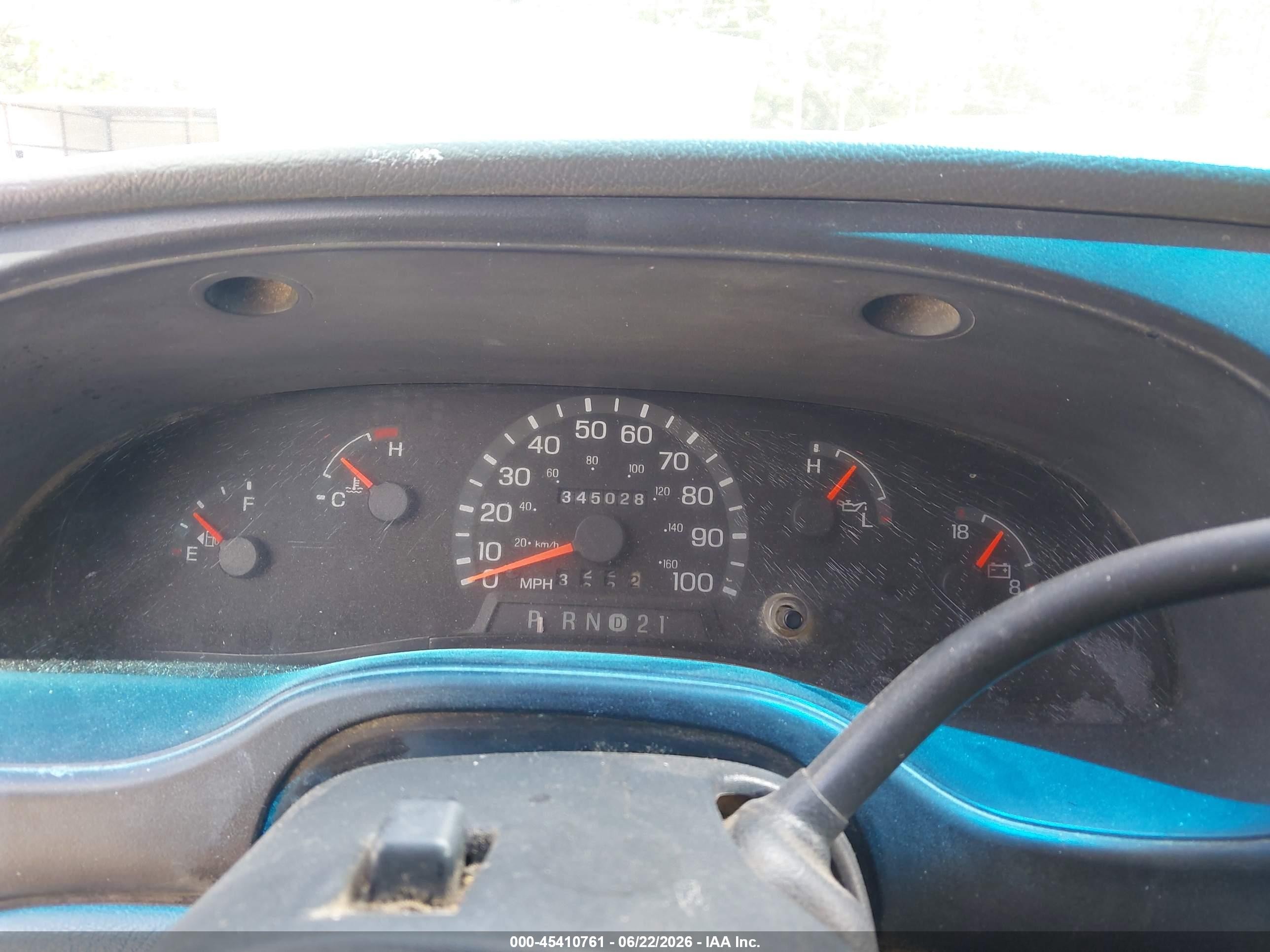 2003 Ford E-350 Super Duty Commercial/recreational White vin: 1FTSE34L03HB19611