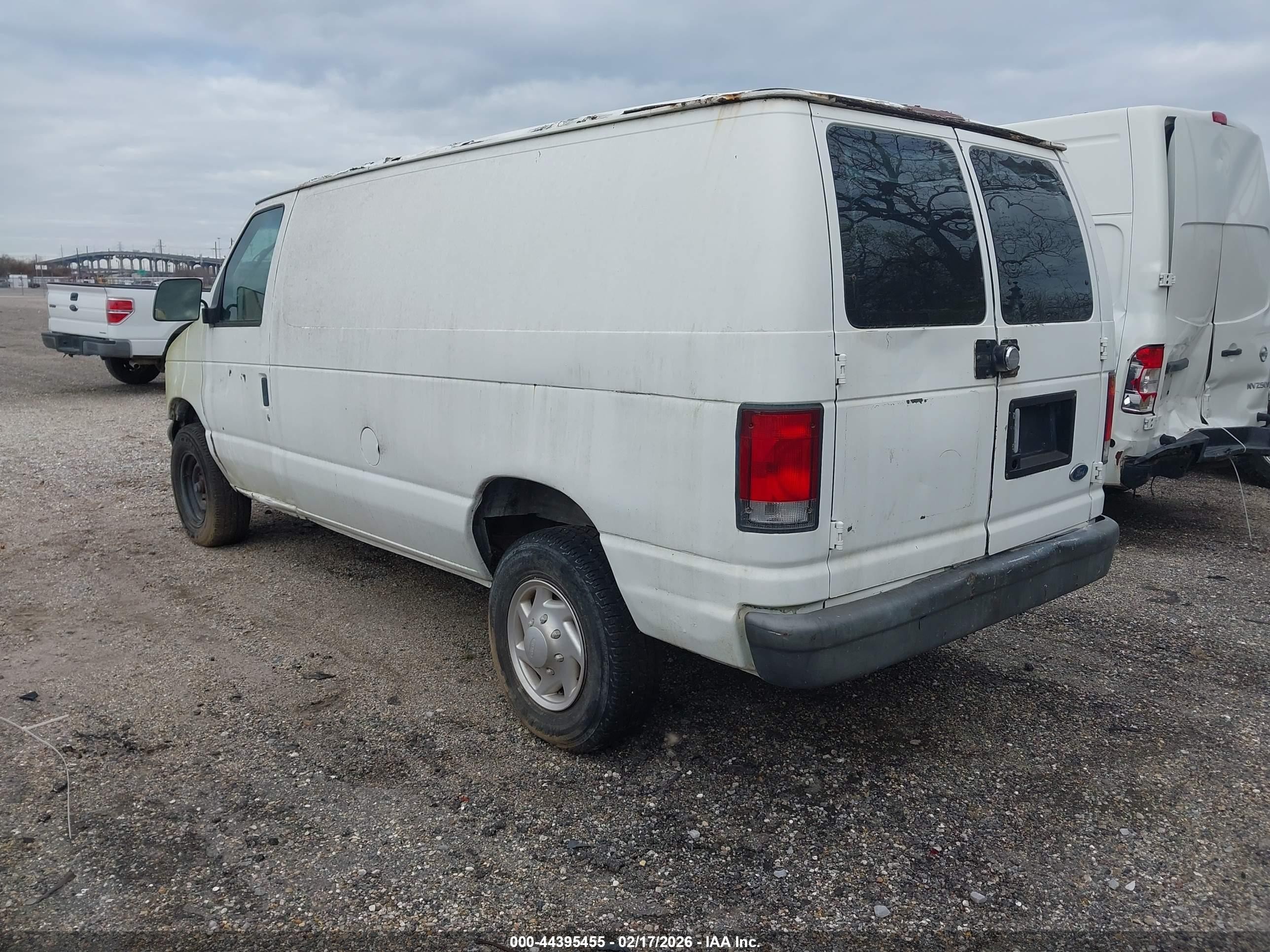 2000 Ford E-350 Super Duty Commercial/recreational Белый vin: 1FTSE34L0YHB87172