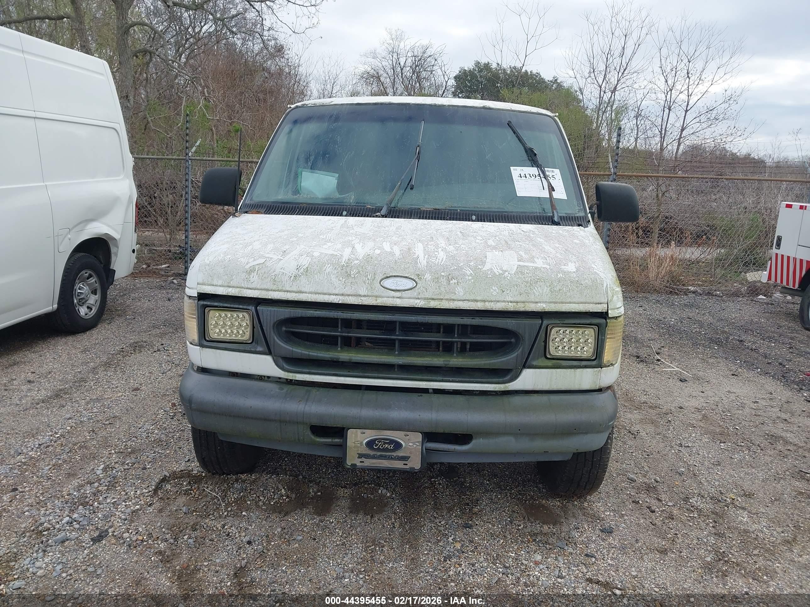 2000 Ford E-350 Super Duty Commercial/recreational Белый vin: 1FTSE34L0YHB87172