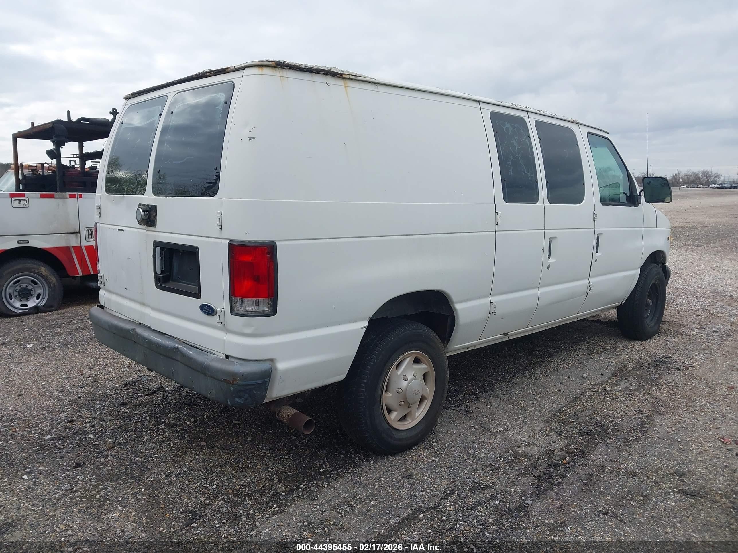 2000 Ford E-350 Super Duty Commercial/recreational Белый vin: 1FTSE34L0YHB87172