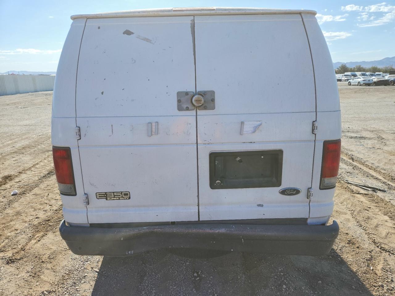 2004 Ford Econoline E350 Super Duty Van Белый vin: 1FTSE34L14HA23097