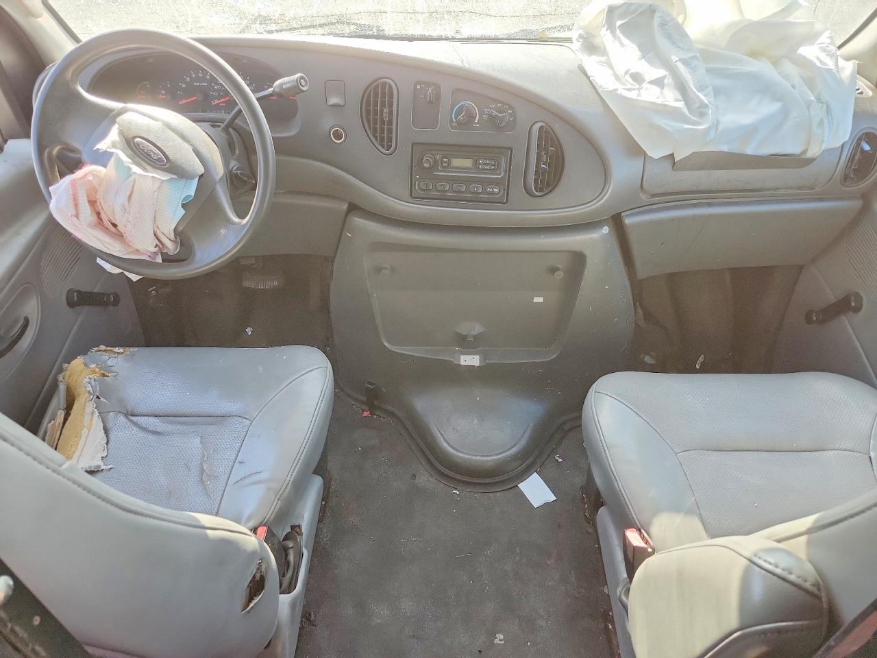 2004 Ford Econoline E350 Super Duty Van Белый vin: 1FTSE34L14HA23097