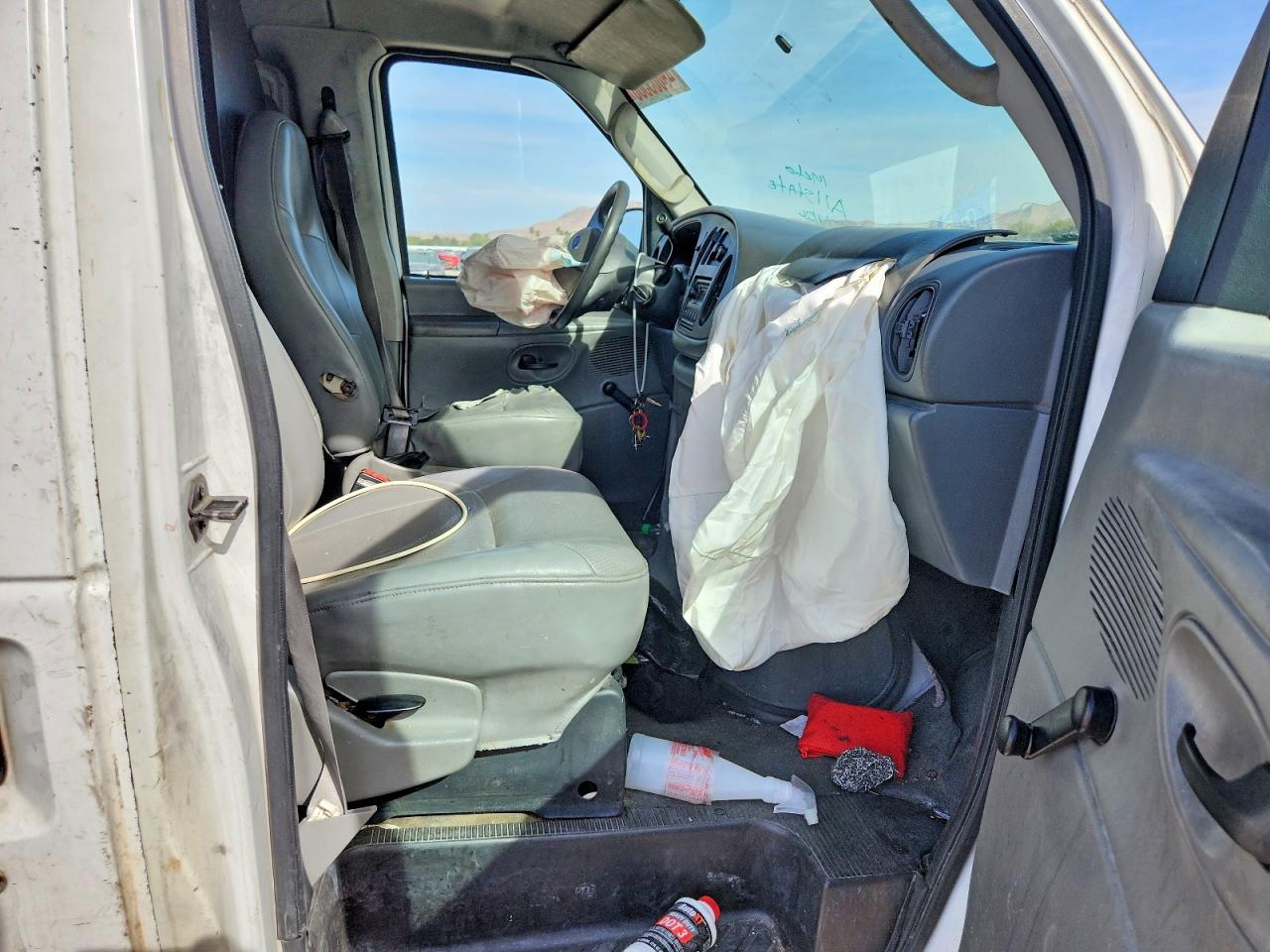 2004 Ford Econoline E350 Super Duty Van Белый vin: 1FTSE34L14HA23097