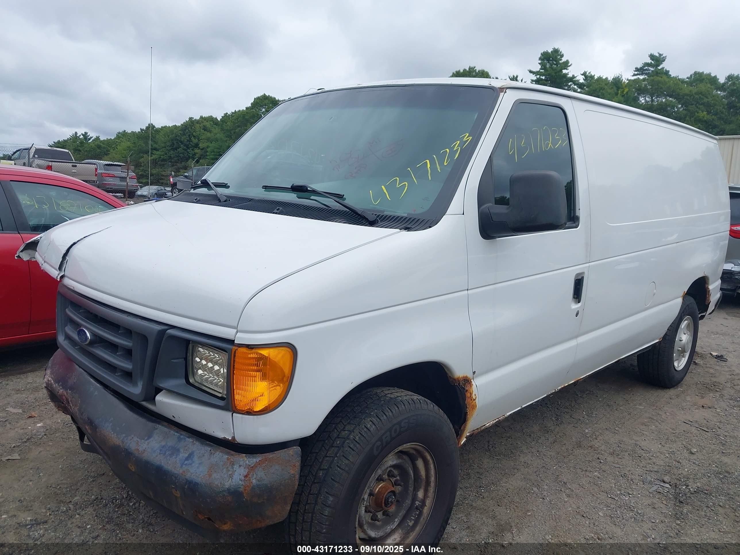 2005 Ford E-350 Super Duty Commercial/recreational Белый vin: 1FTSE34L15HB14467