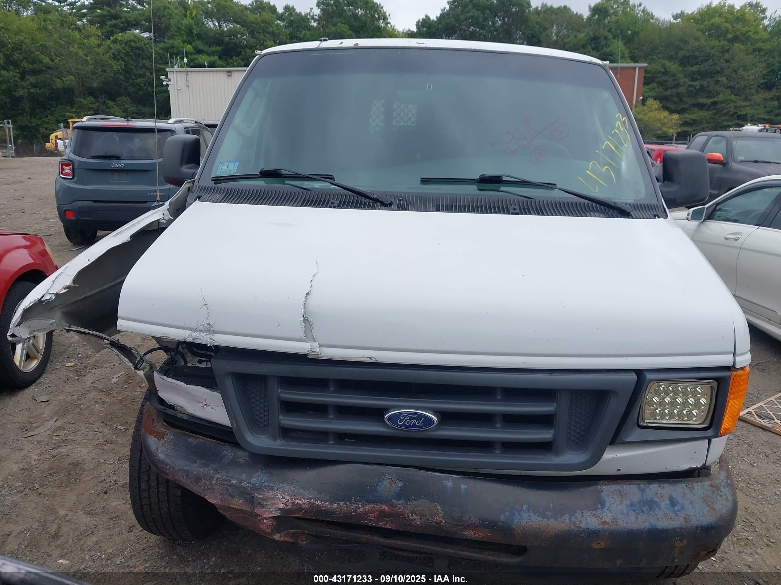 2005 Ford E-350 Super Duty Commercial/recreational Белый vin: 1FTSE34L15HB14467