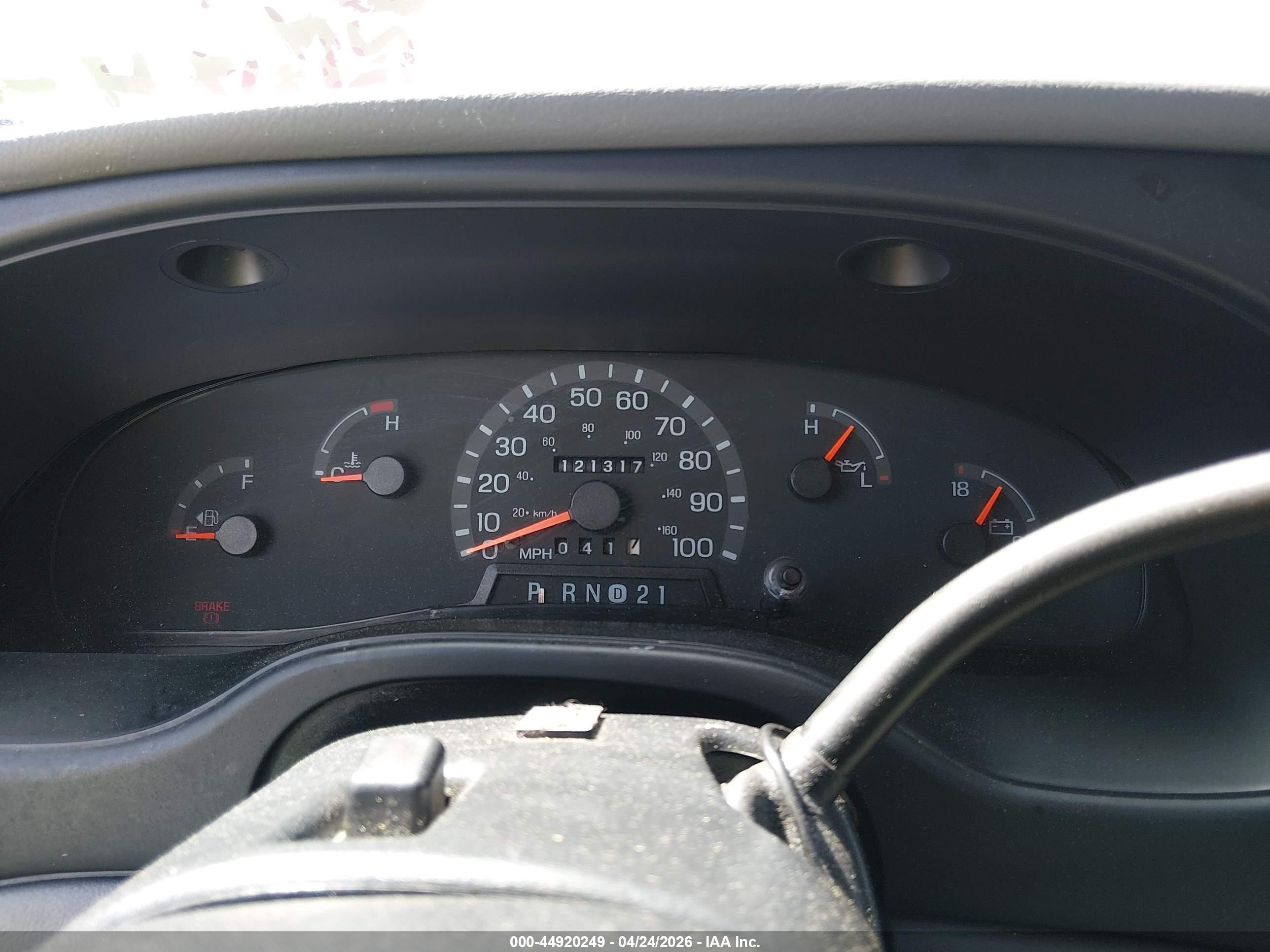 2001 Ford E-350 Super Duty Commercial/recreational White vin: 1FTSE34L21HB58956