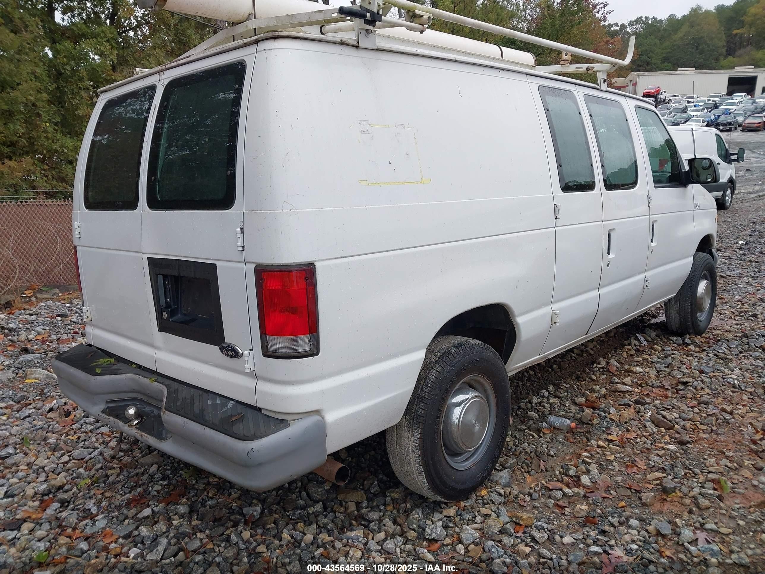 2000 Ford E-350 Super Duty Commercial/recreational Белый vin: 1FTSE34L2YHB81454