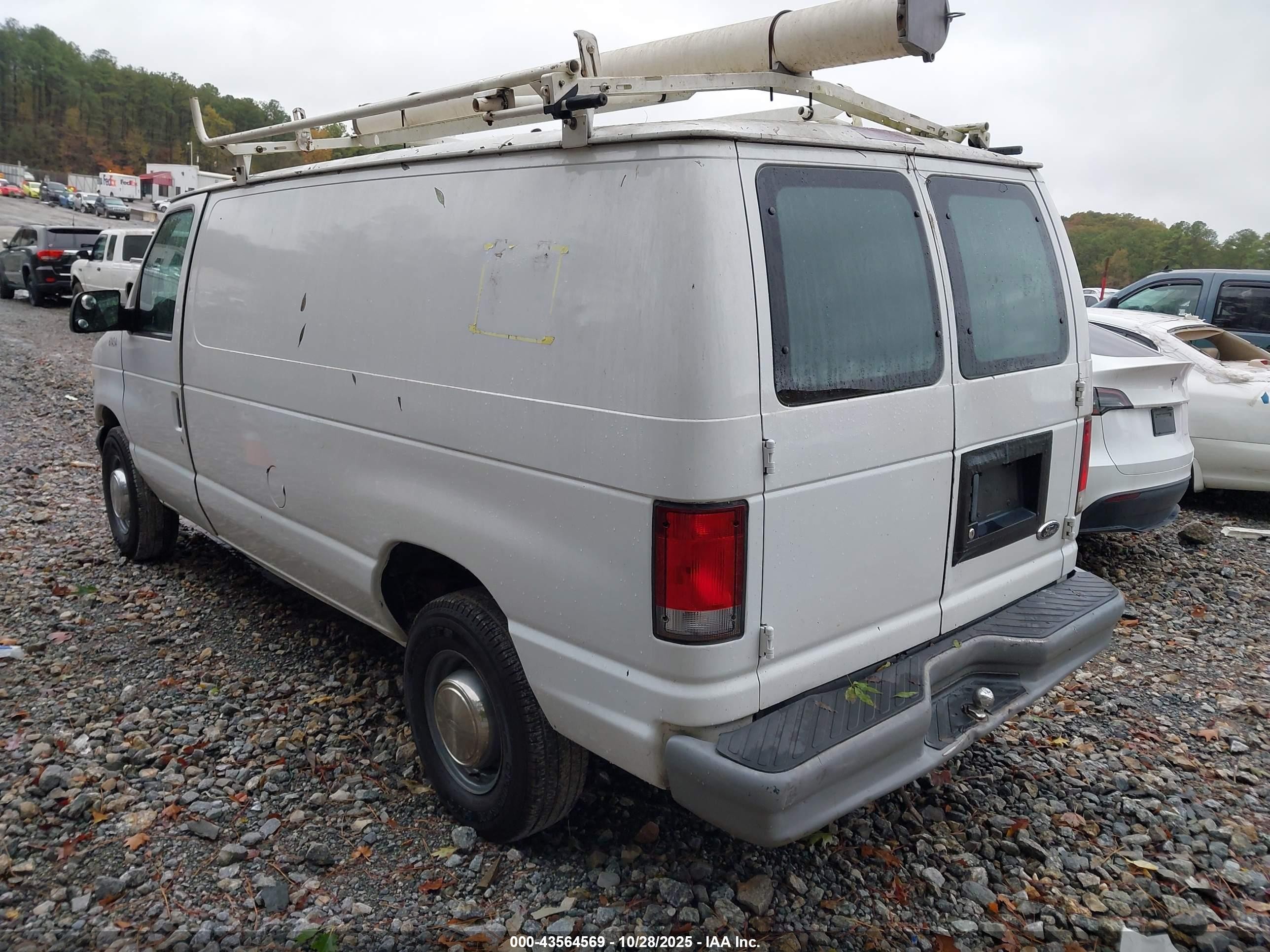2000 Ford E-350 Super Duty Commercial/recreational Белый vin: 1FTSE34L2YHB81454