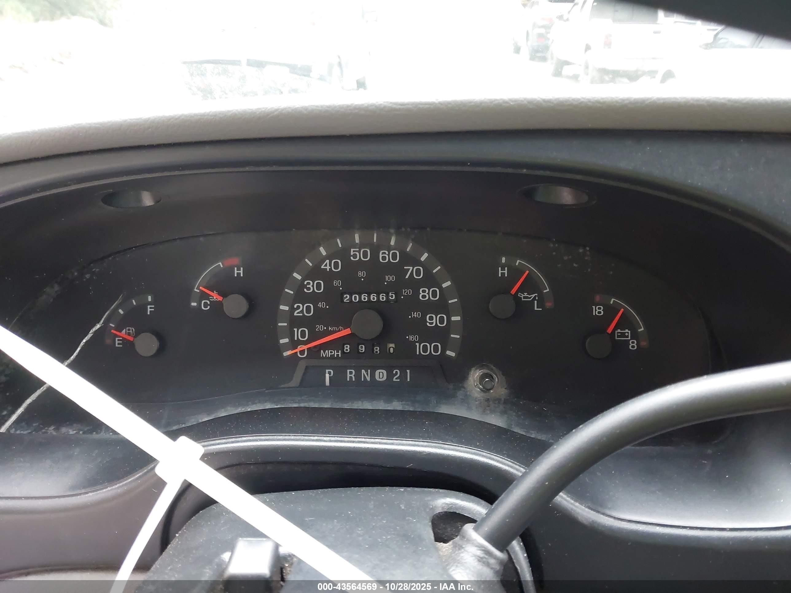 2000 Ford E-350 Super Duty Commercial/recreational Белый vin: 1FTSE34L2YHB81454