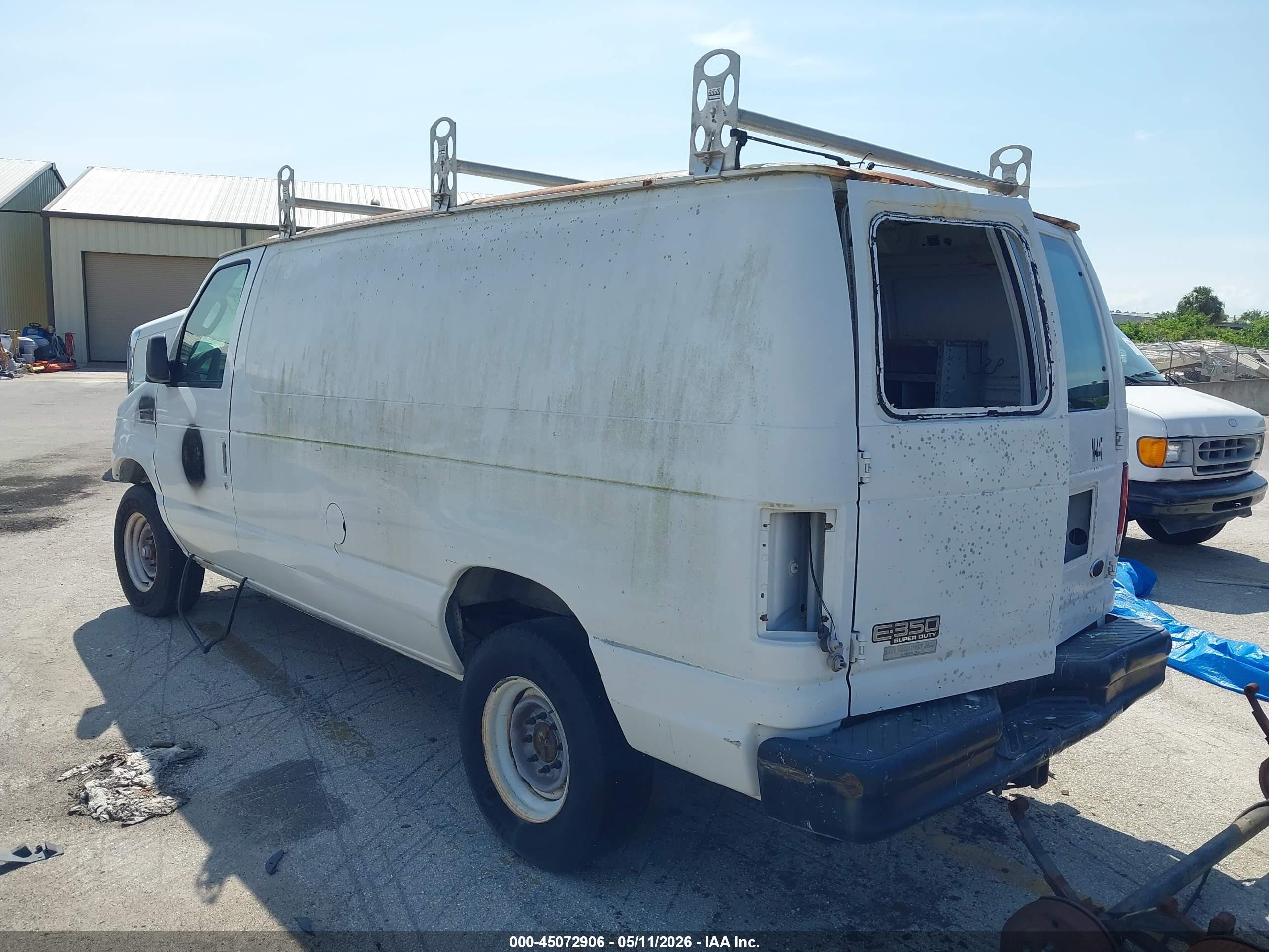 2005 Ford E-350 Super Duty Commercial/recreational White vin: 1FTSE34L35HA85084