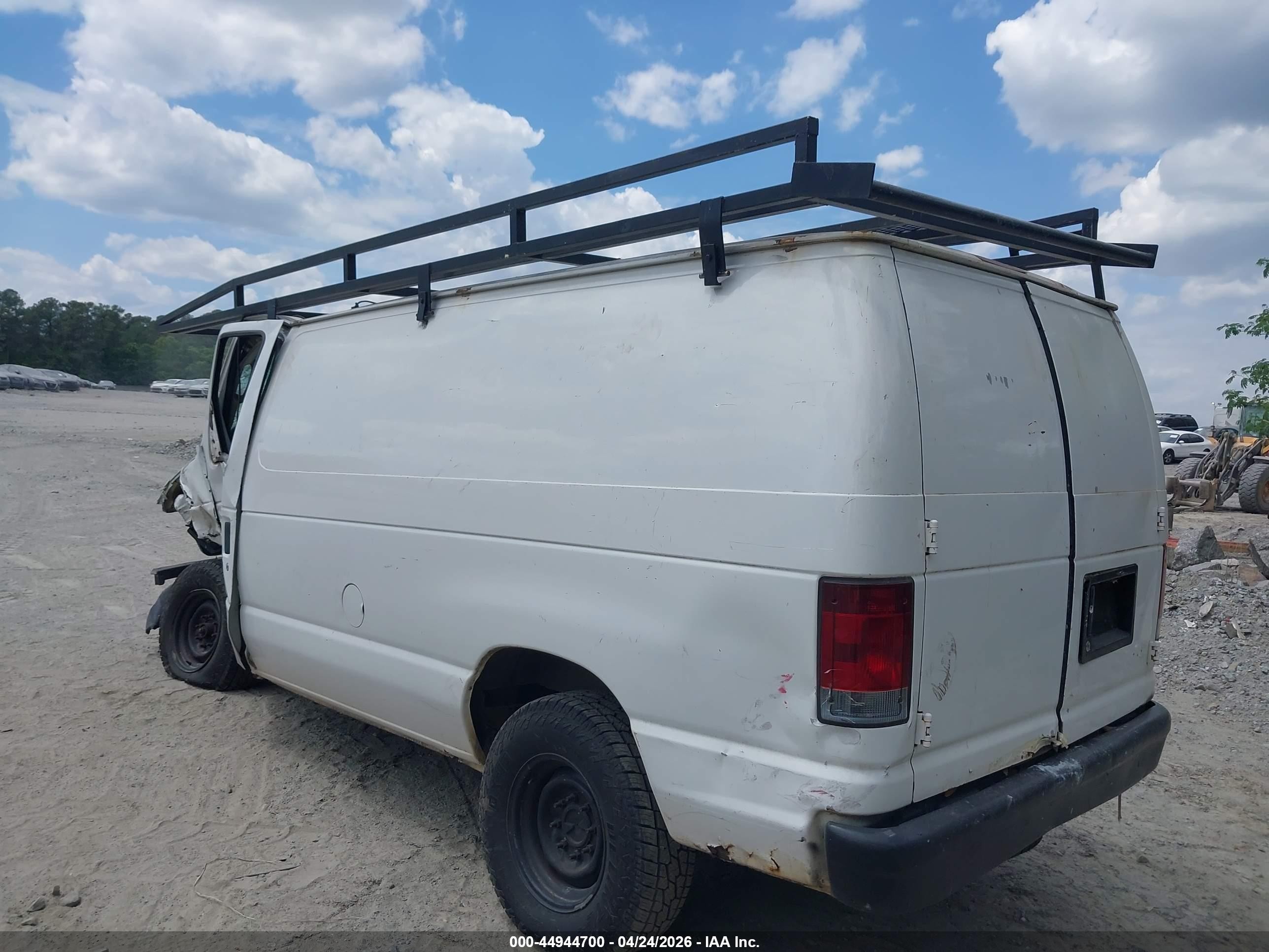 2005 Ford E-350 Super Duty Commercial/recreational White vin: 1FTSE34L35HB40892