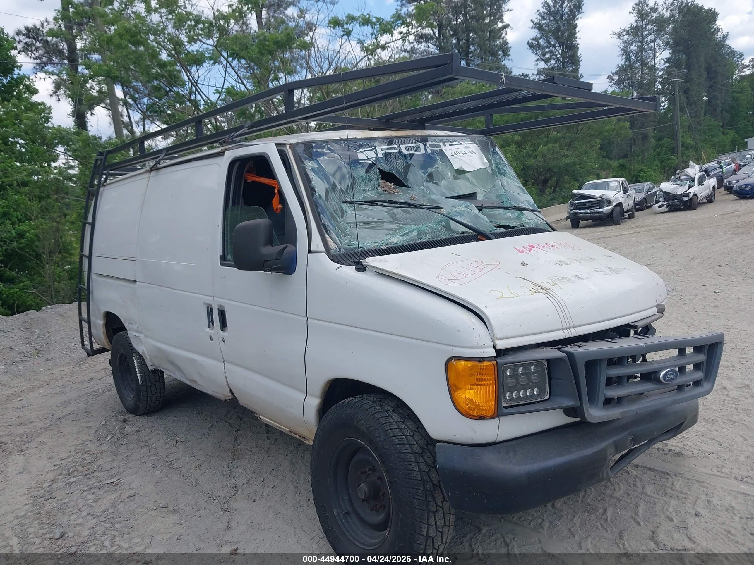 2005 Ford E-350 Super Duty Commercial/recreational White vin: 1FTSE34L35HB40892